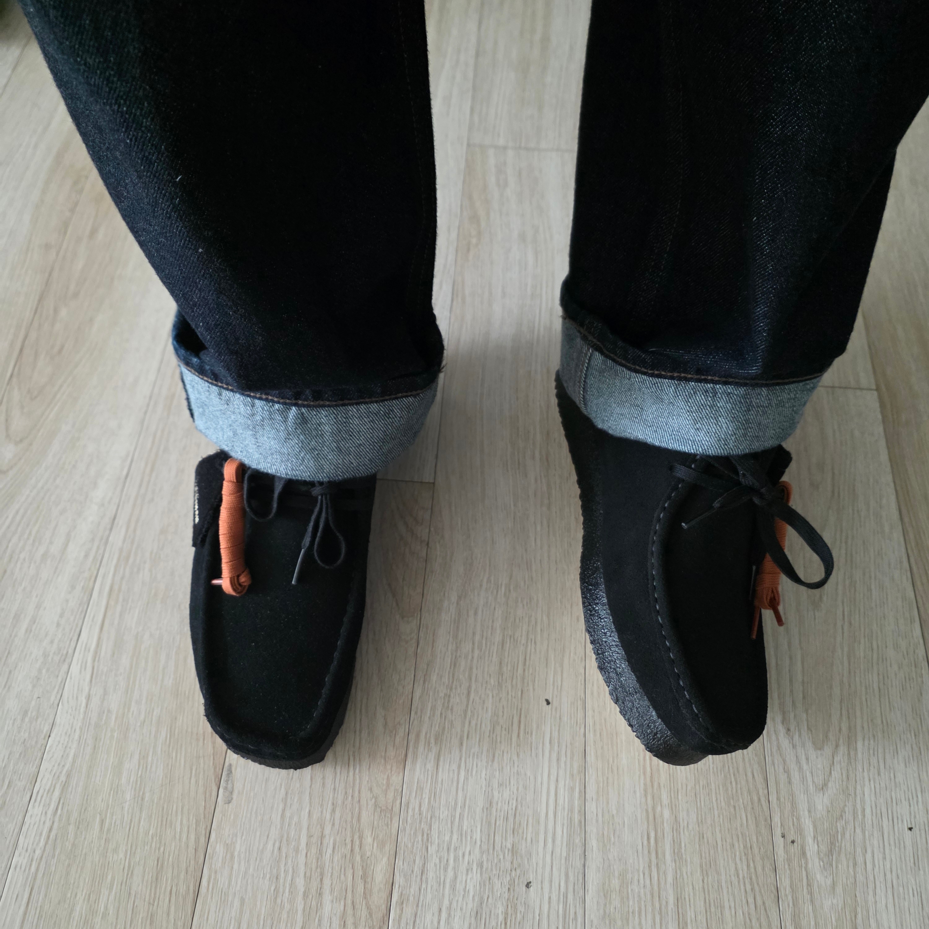 Clarks Wallabee Black Suede 착용 스타일