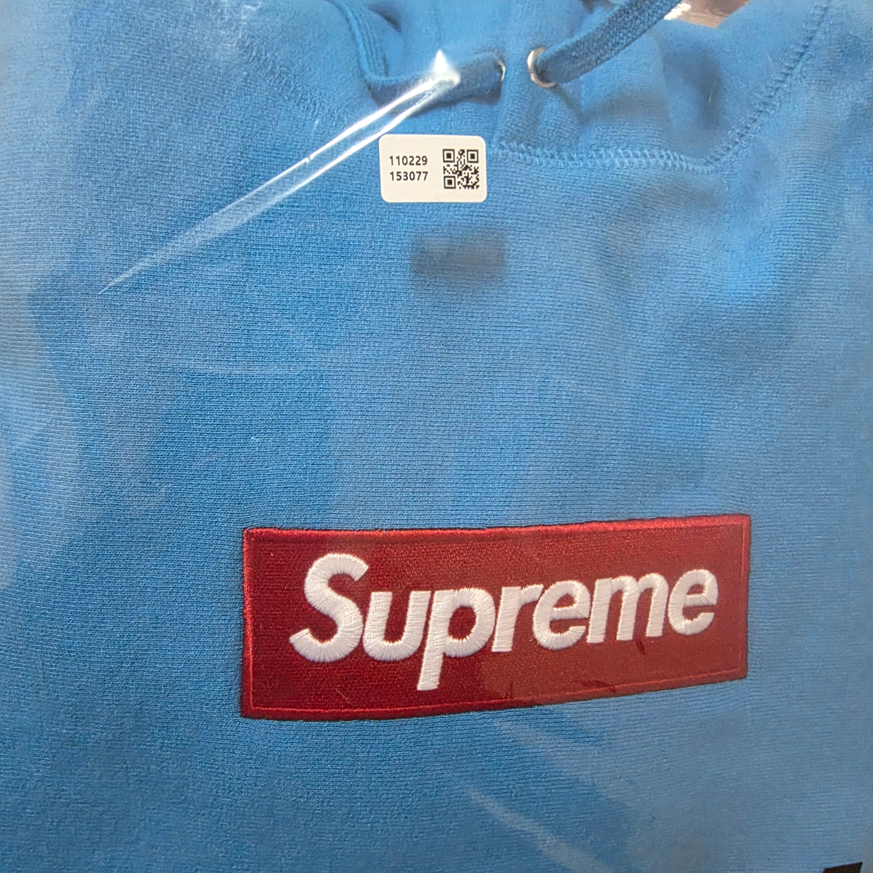 Supreme Box Logo Hooded Sweatshirt Cyan - 25FW, Supreme Box Logo Hooded Sweatshirt Navy - 24FW 착용 스타일 - 2