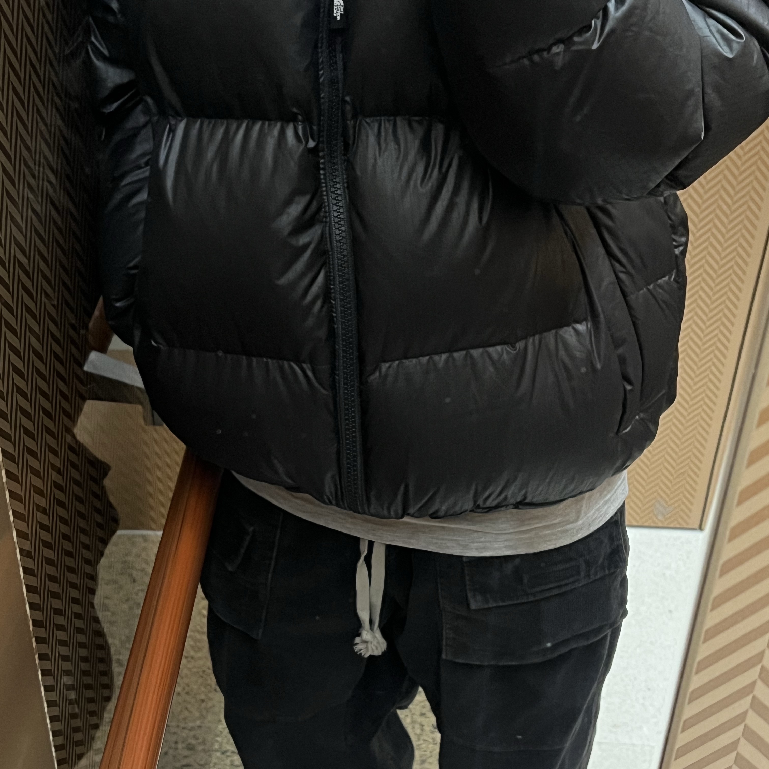 The North Face White Label Novelty Nuptse RDS Down Jacket Black, COS Oversized Mohair Blend Muffler Blue Brown Checked 착용 스타일 - 3