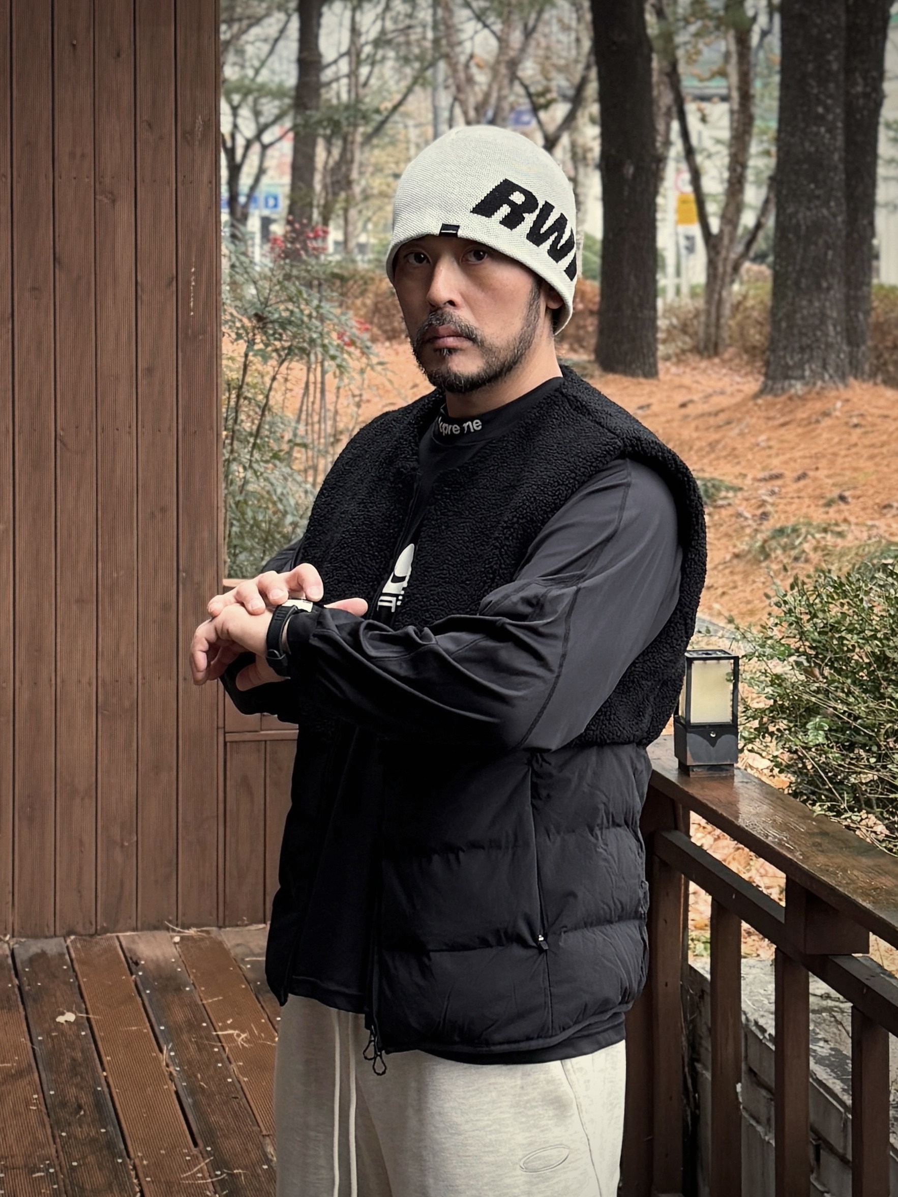 [KREAM 단독] runwhither Logo Beanie White, On Running x Sail Racing Cloud Regatta 999 Black 착용 스타일 - 5