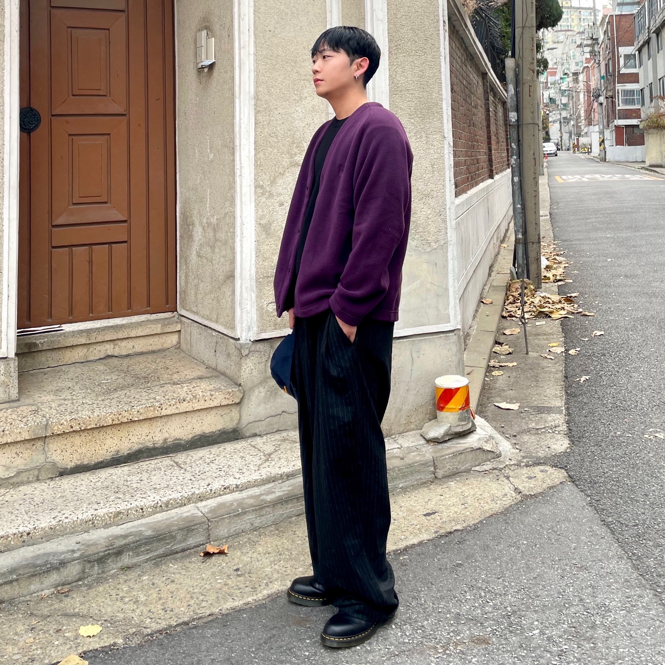 Dr. Martens 1460 Smooth Boots Black, Uniqlo x Needles Fleece Oversized Cardigan Purple - KR 착용 스타일 - 1