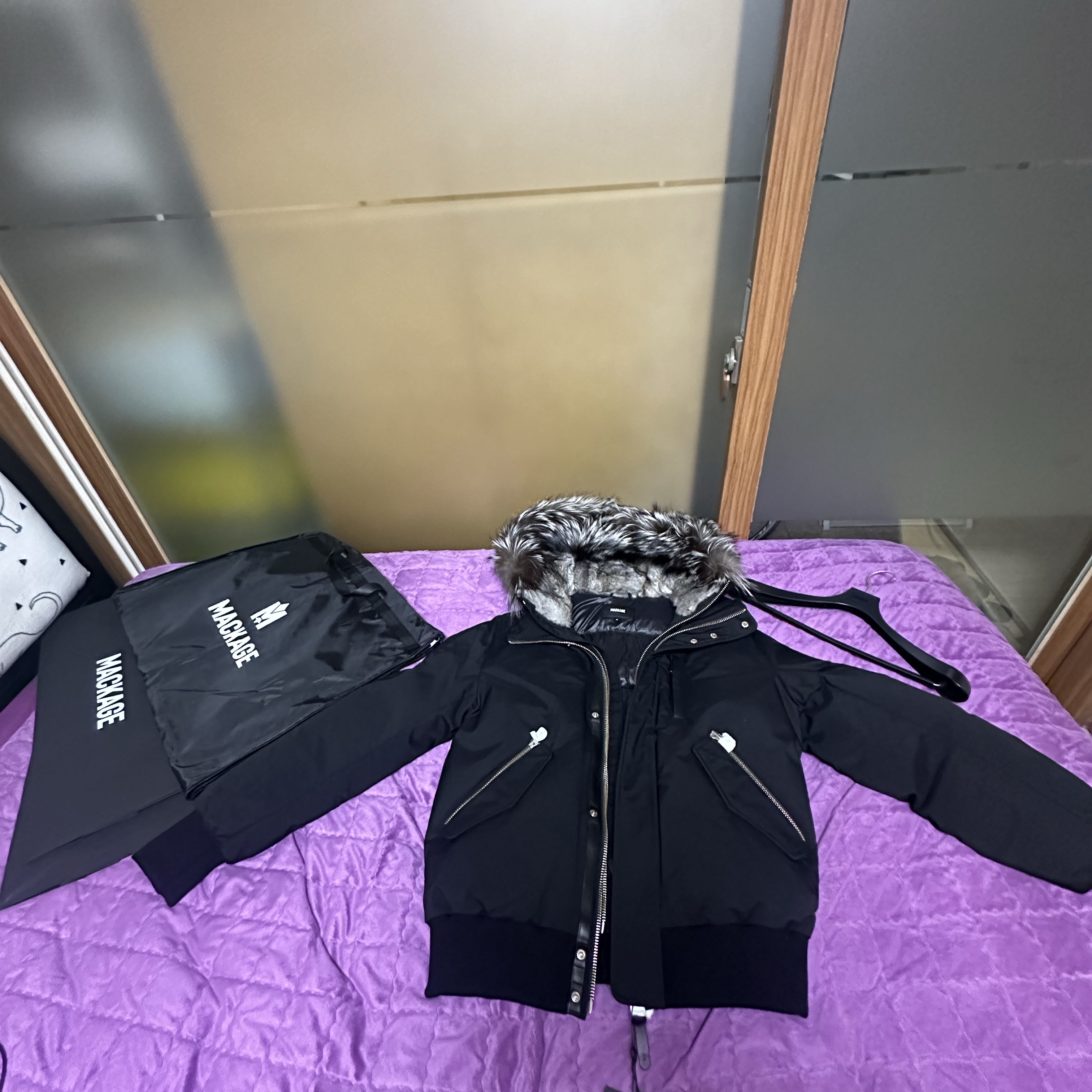 Mackage Dixon 2-In-1 Nordic Tech Down Bomber with Silver Fox Fur Black Silver 착용 스타일