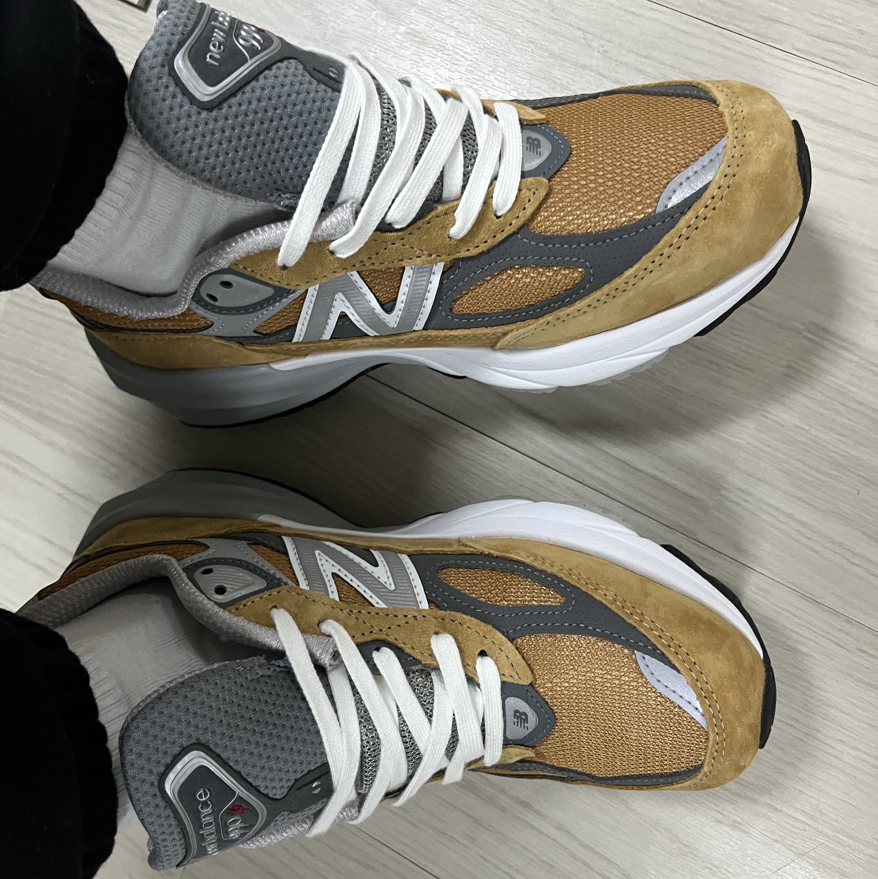 New Balance 990v6 Made in USA Workwear Grey 착용 스타일