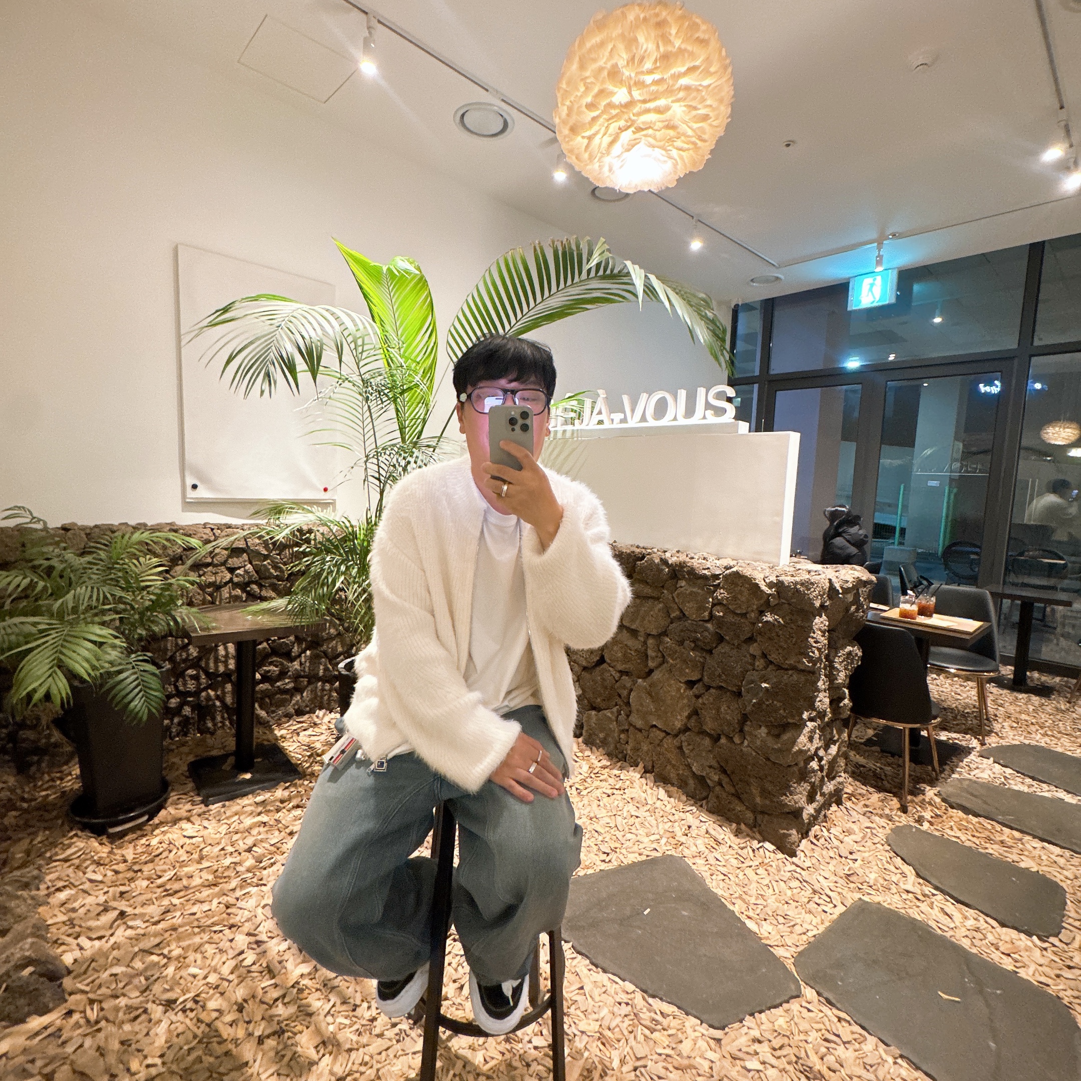 Wooyoungmi High Neck Zipup Sweater White - 24FW, Wooyoungmi High Neck Zip Up Sweater Navy - 24FW 착용 스타일 - 3
