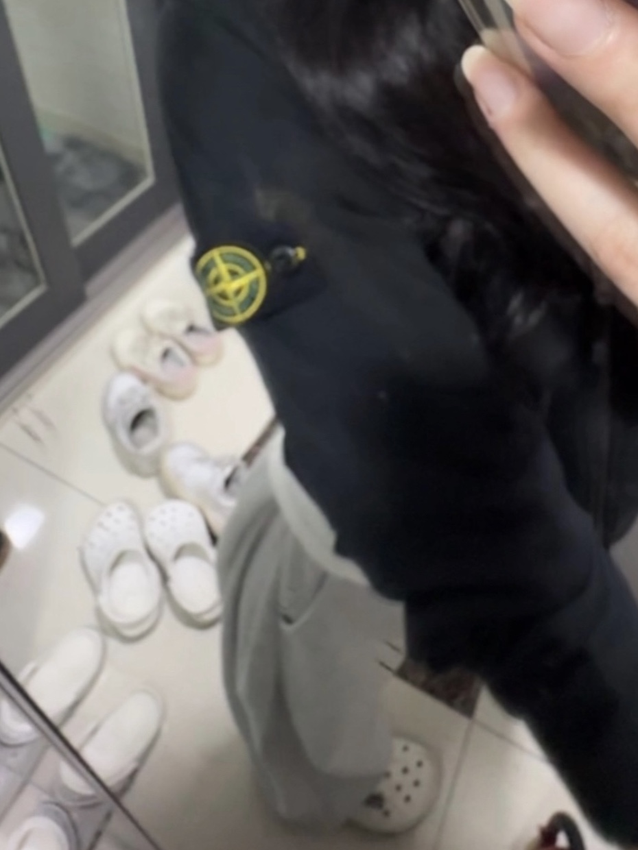 Stone Island 6100042 Organic Cotton Fleece Hooded Sweatshirt with Drawstring Hood and Zipper Black - 25SS 착용 스타일 - 2