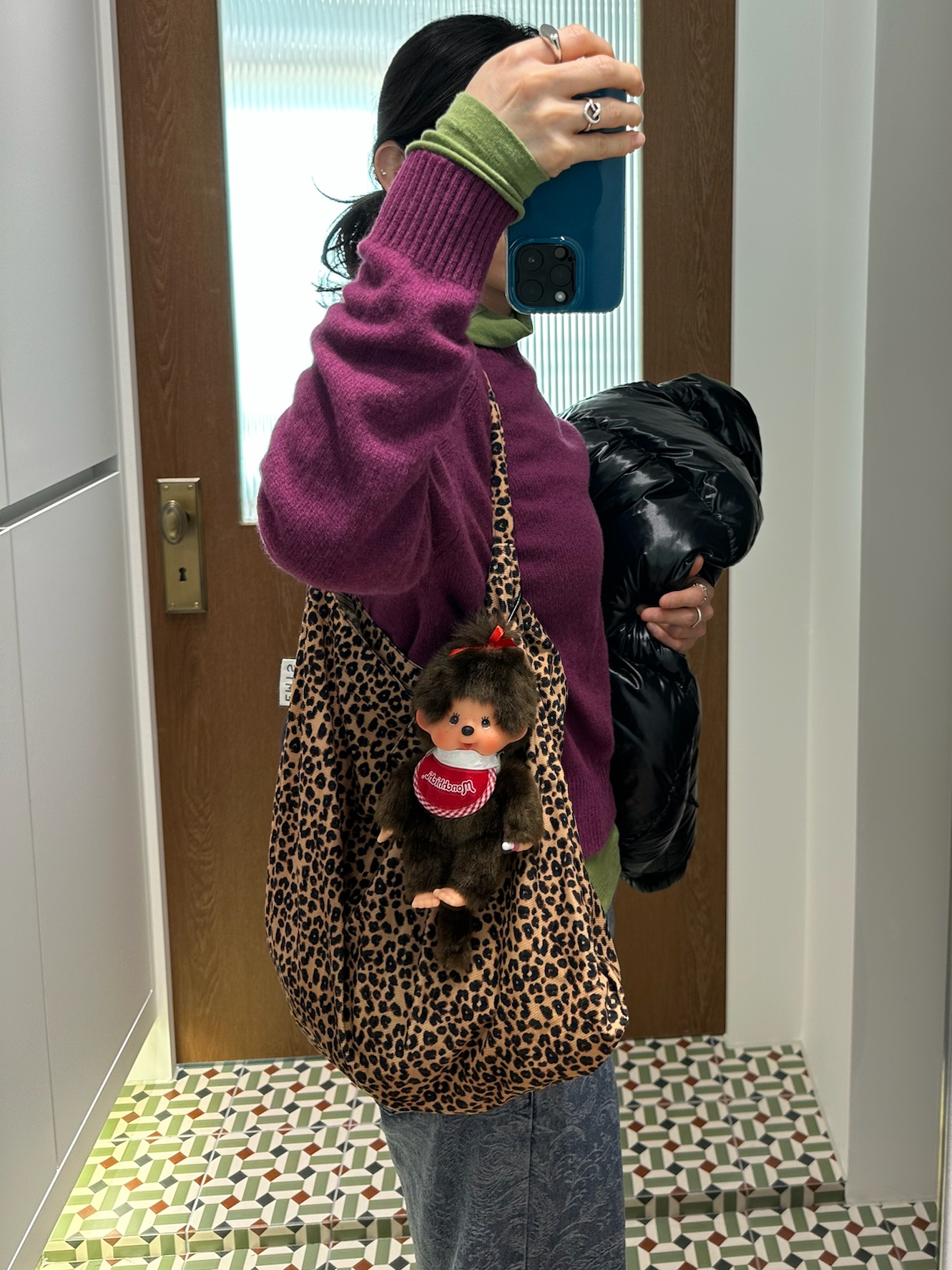 Monchhichi Premium Standard S Brown Girl, (W) The North Face White Label Neo Puffy EX RDS Down Jacket Black 착용 스타일 - 6
