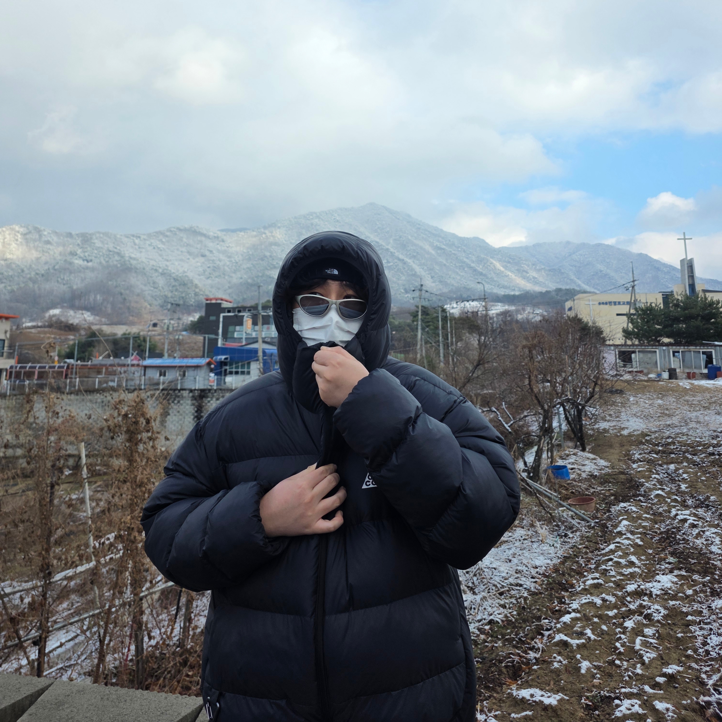 Montbell Trekking Glasses Silver Metallic Light Grey, Nike ACG Therma-Fit ADV Lunar Lake Loose Hooded Jacket Black Summit White - Asia 착용 스타일 - 5