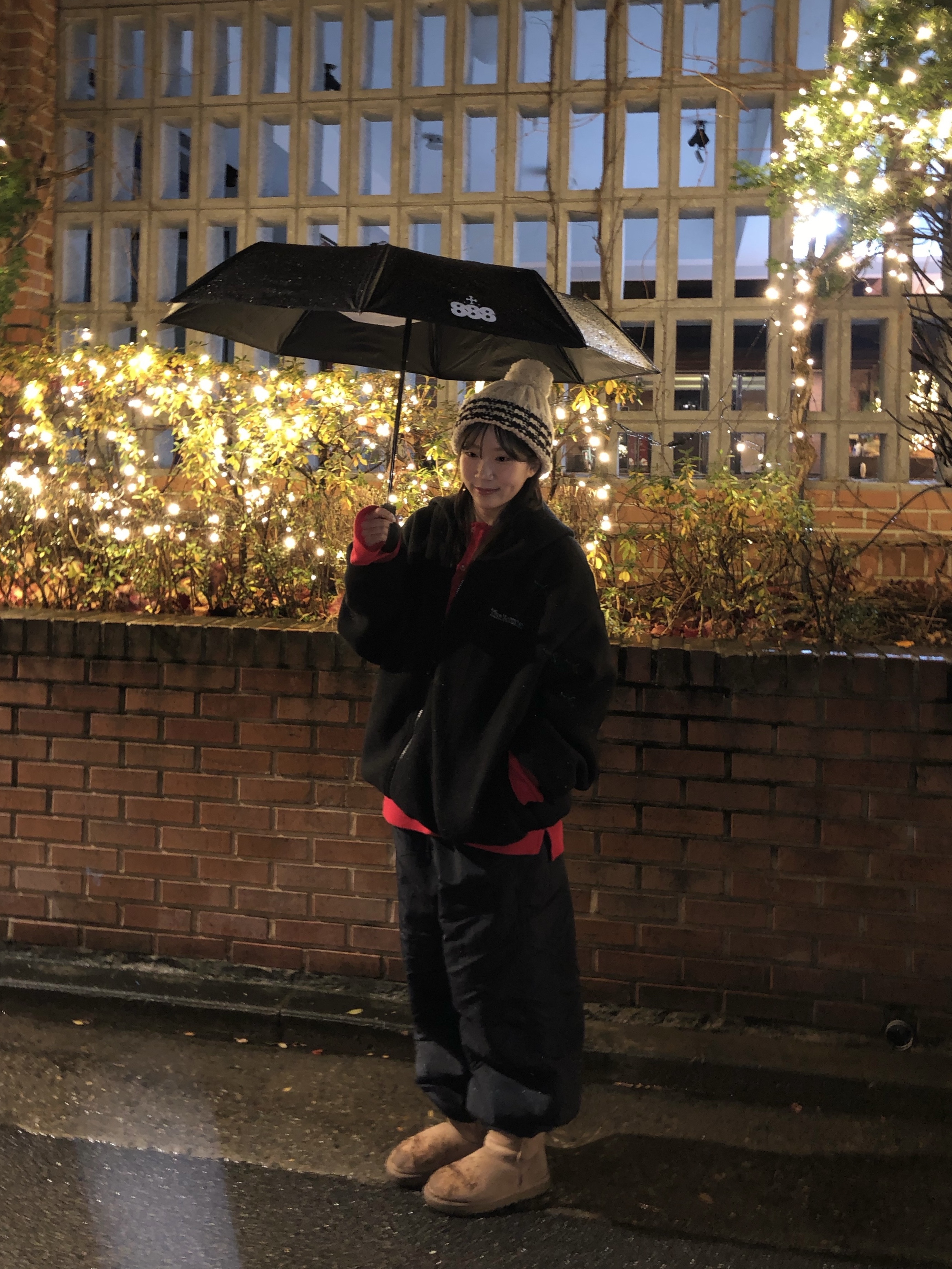 Silica Gel x Beaker SSS Short Umbrella Black, (W) UGG Classic Short II Boots Chestnut 착용 스타일