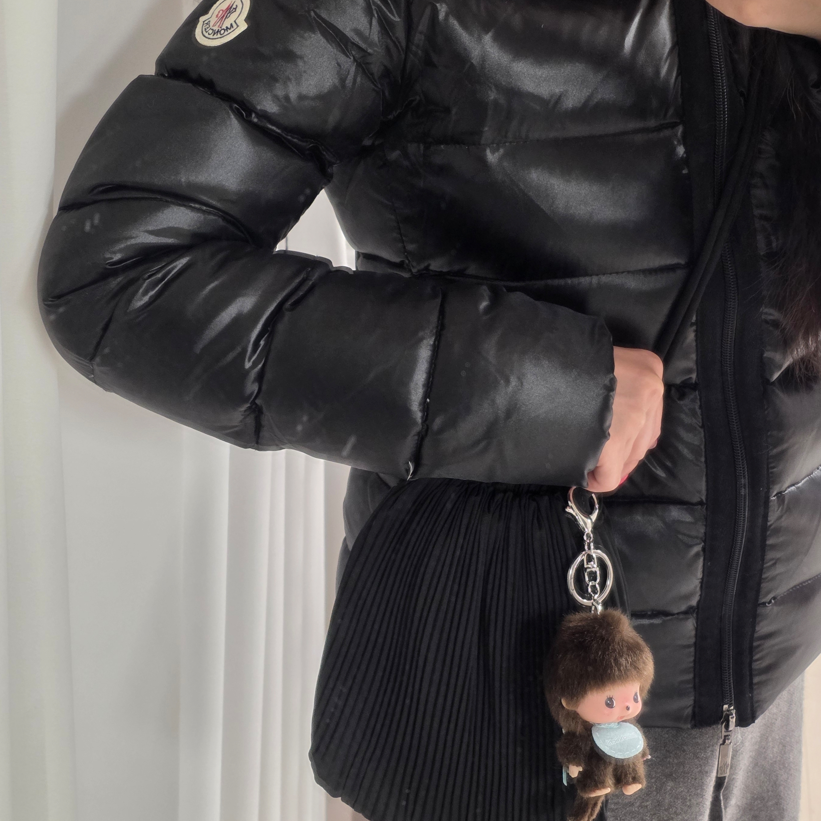 COS Scallop Crossbody Bag Black, Monchhichi Big Head Bebichhichi SS Keychain Boy 착용 스타일 - 1