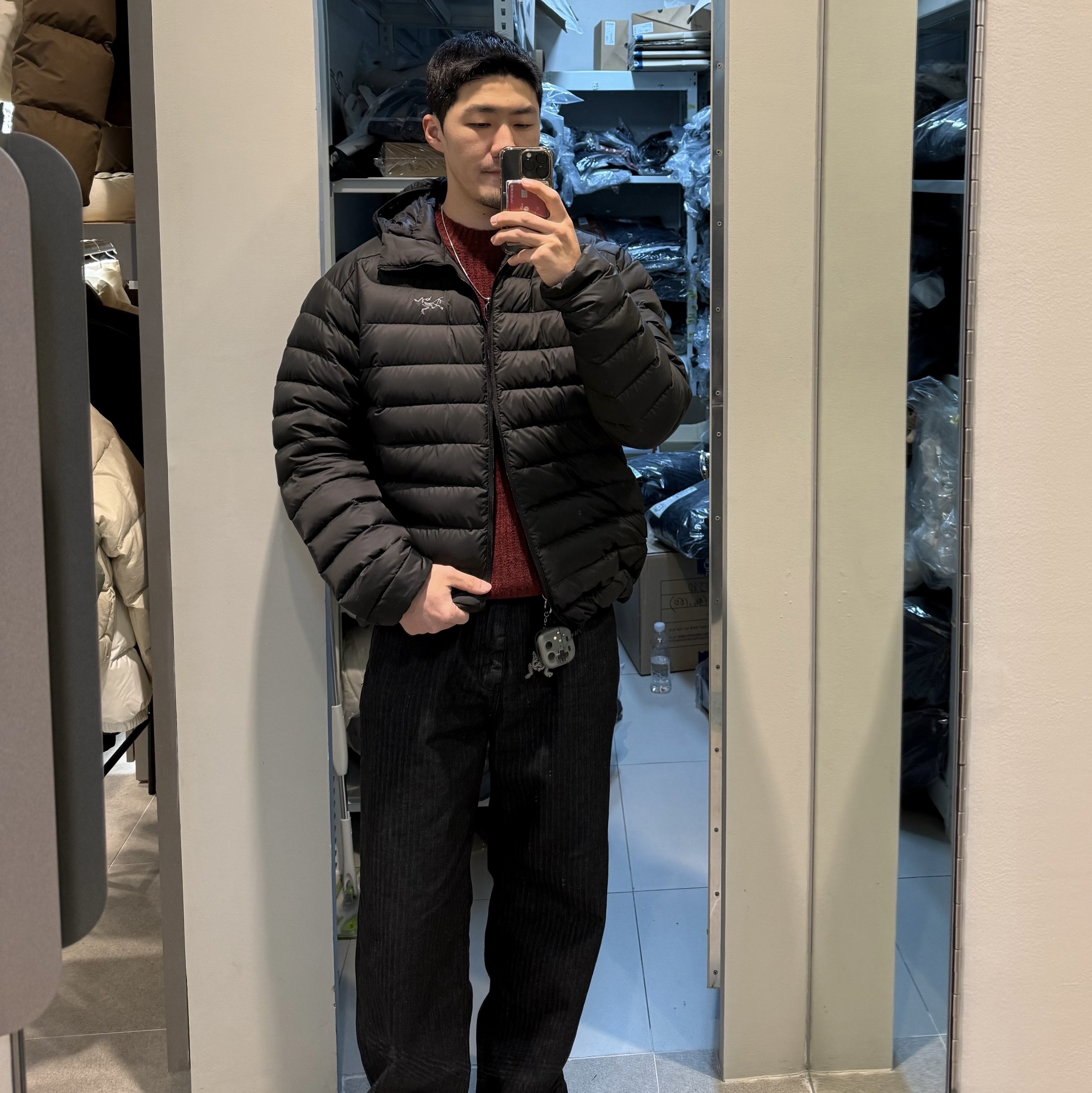 Arc'teryx Cerium Hoody Black, Arc'teryx Keyring Metal 착용 스타일
