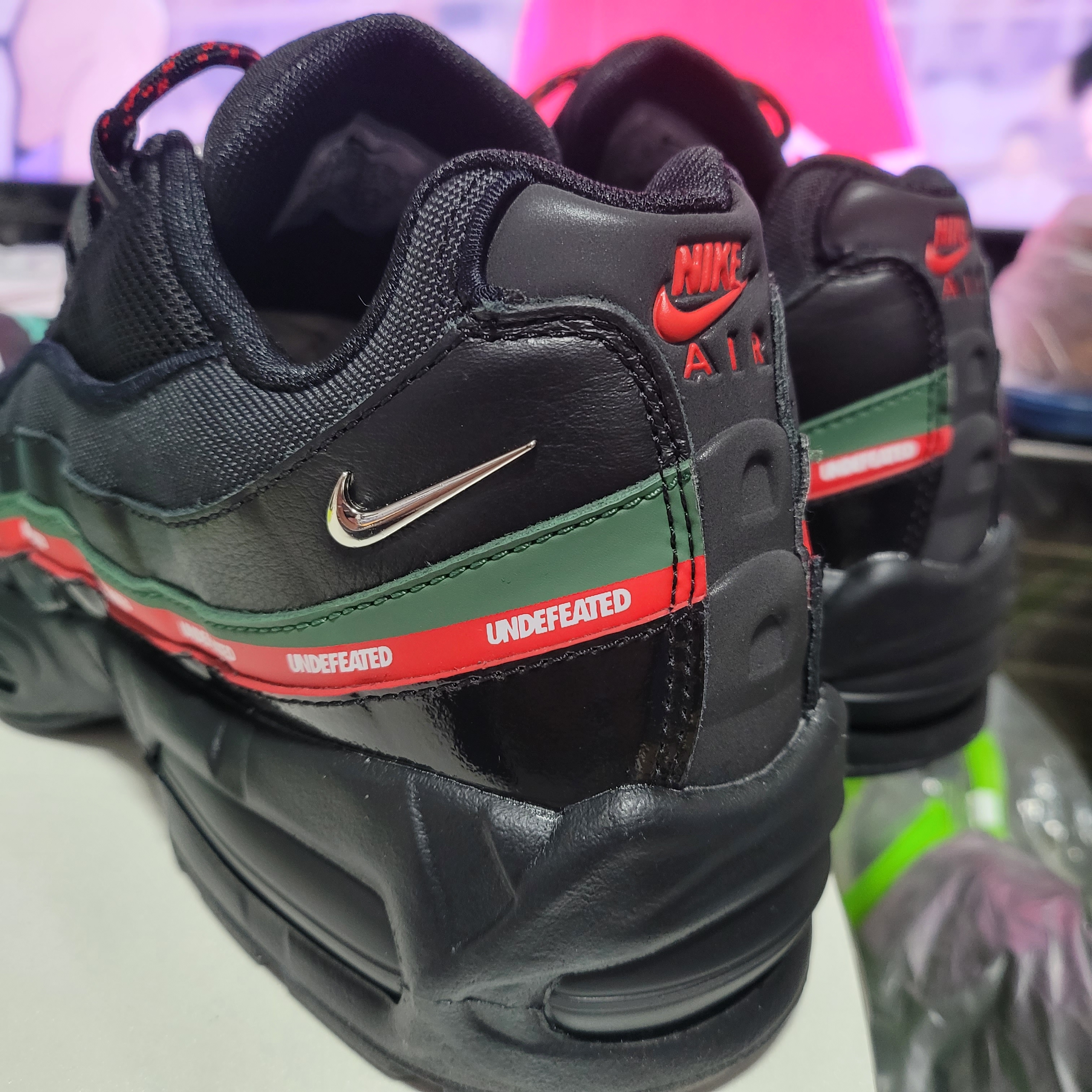 Nike x Undefeated Air Max 95 SP Black 착용 스타일 - 3