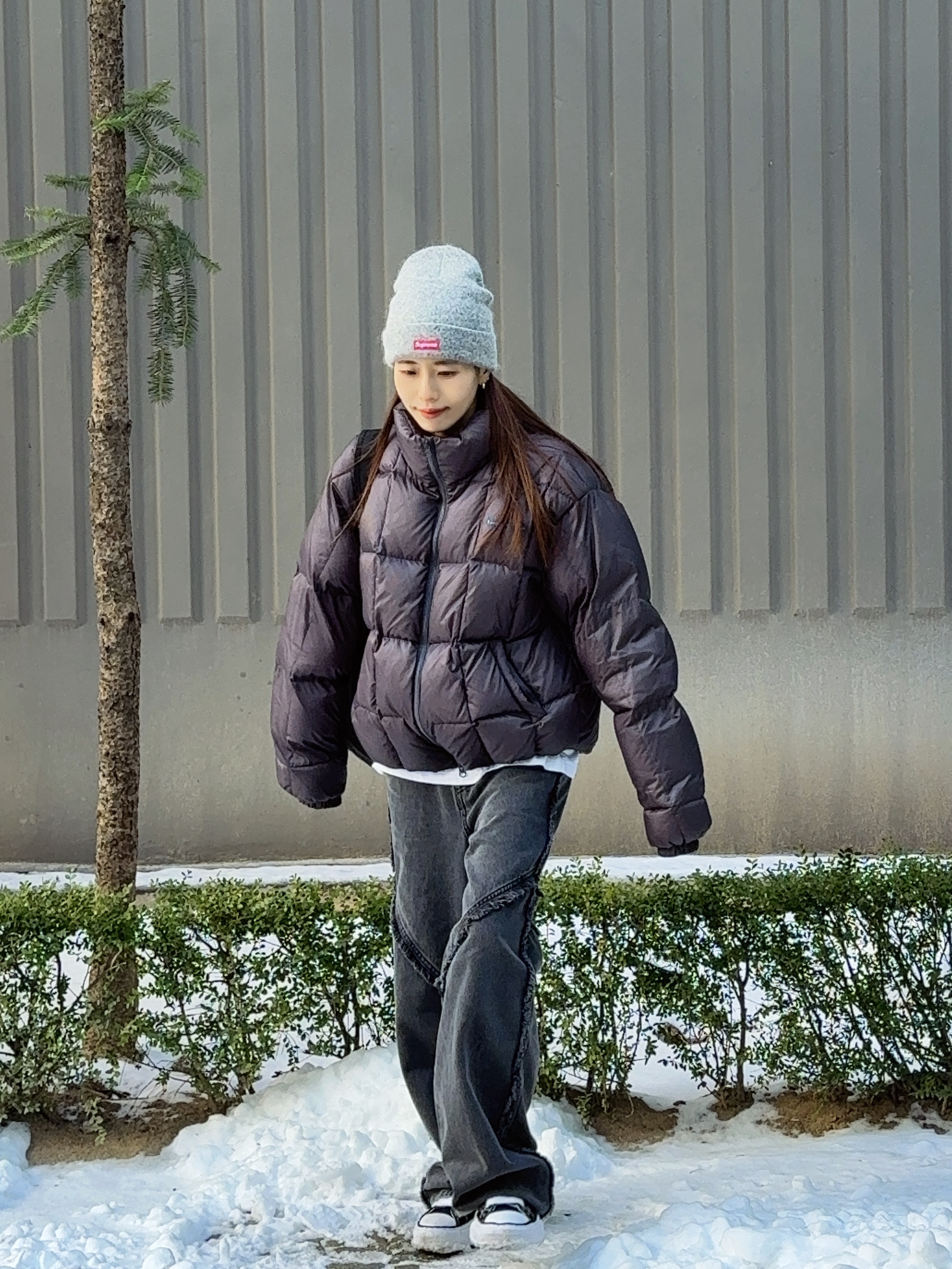 Supreme Mohair Beanie Heather Grey - 24FW, Maison Mihara Yasuhiro Peterson OG Sole Canvas Low Sneakers Black 착용 스타일 - 4