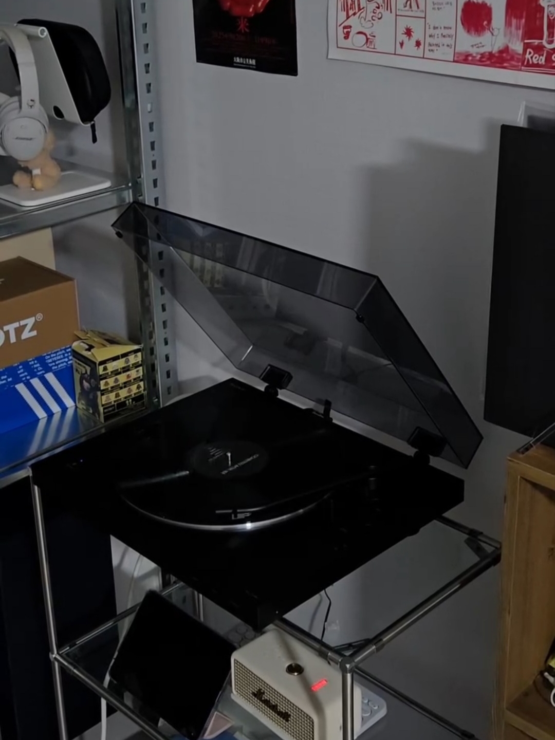BOSE QC White Smoke (Korean Ver.), Sony PS-LX310BT Black (Sony Korea Ver.) 착용 스타일