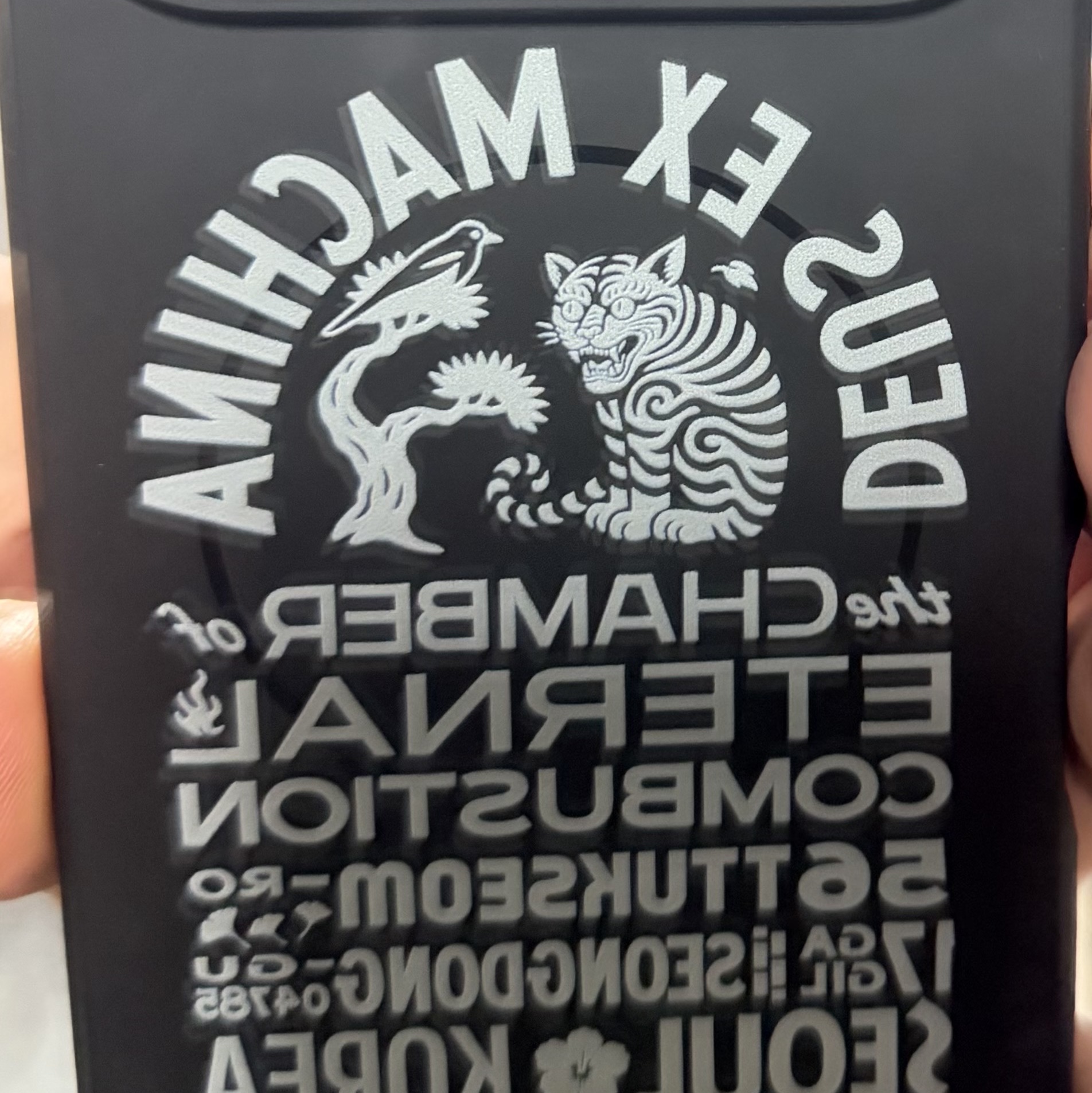 [6% 적립] Deus Ex Machina Eternal Combustion iPhone17 Pro Case Magsafe 착용 스타일