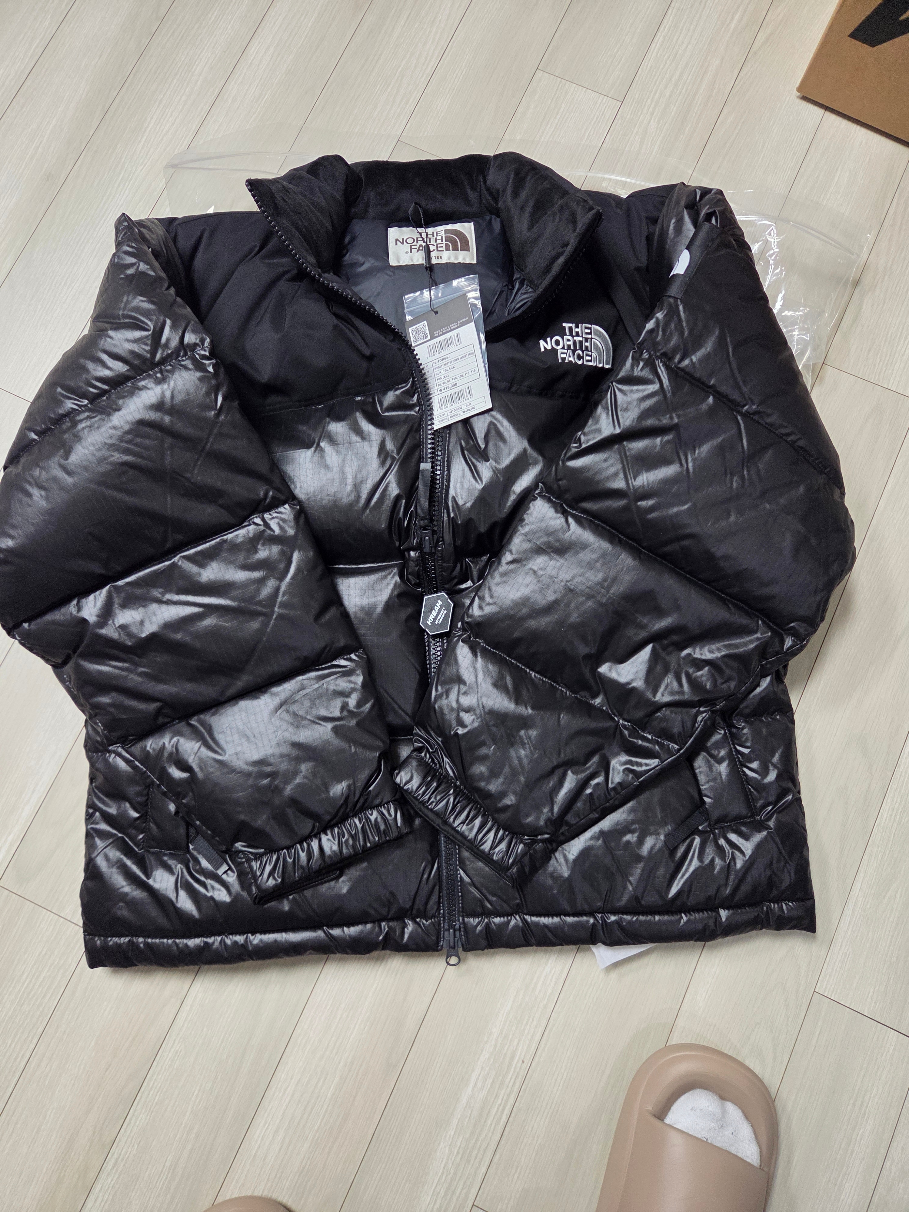 The North Face White Label Novelty Nuptse RDS Down Jacket Black 착용 스타일 - 3