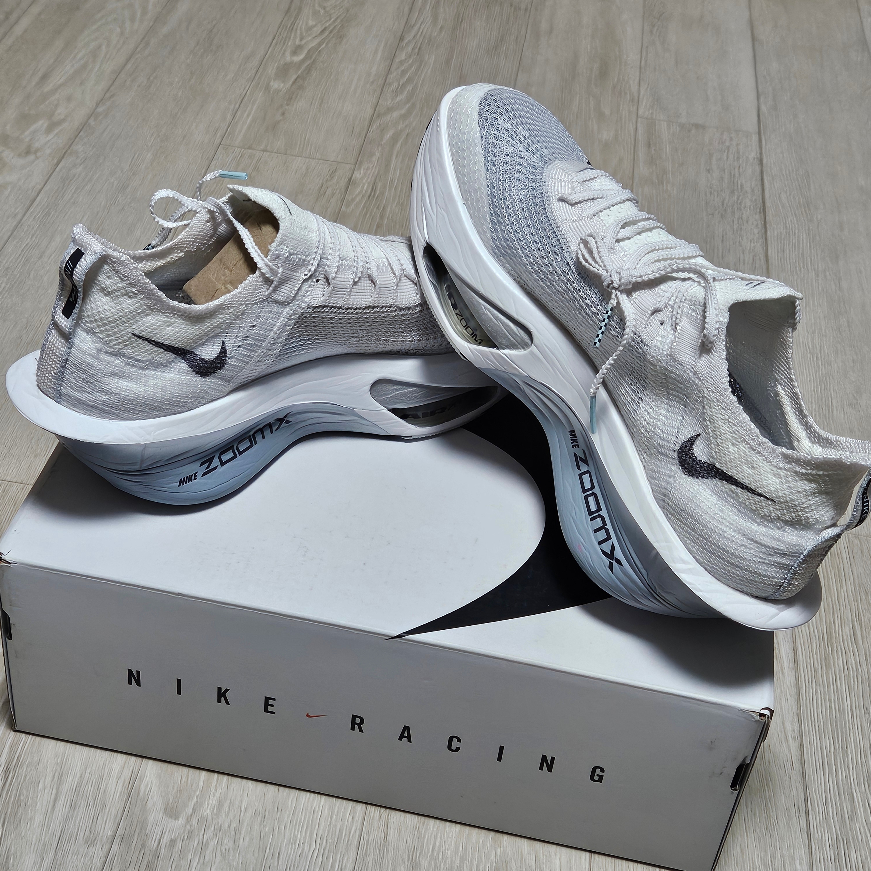 Nike Air Zoom Alphafly Next% 3 White Pure Platinum 착용 스타일