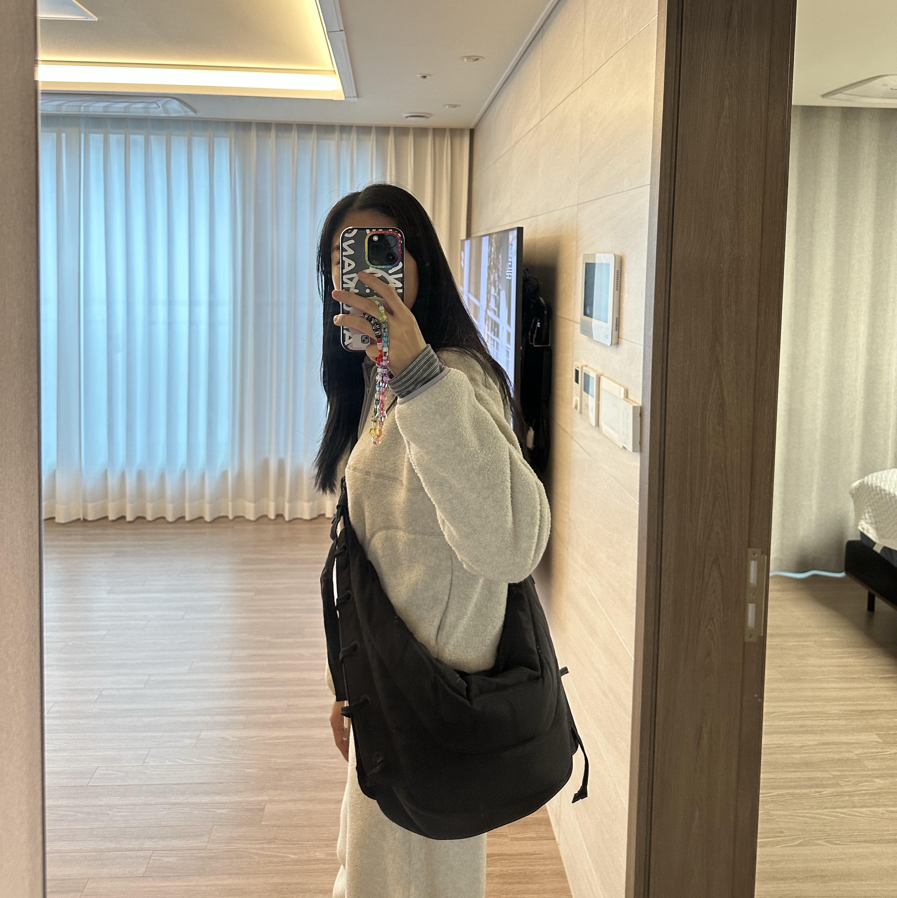 Lemaire Medium Soft Game Bag Nylon Canvas Dark Chocolate 착용 스타일
