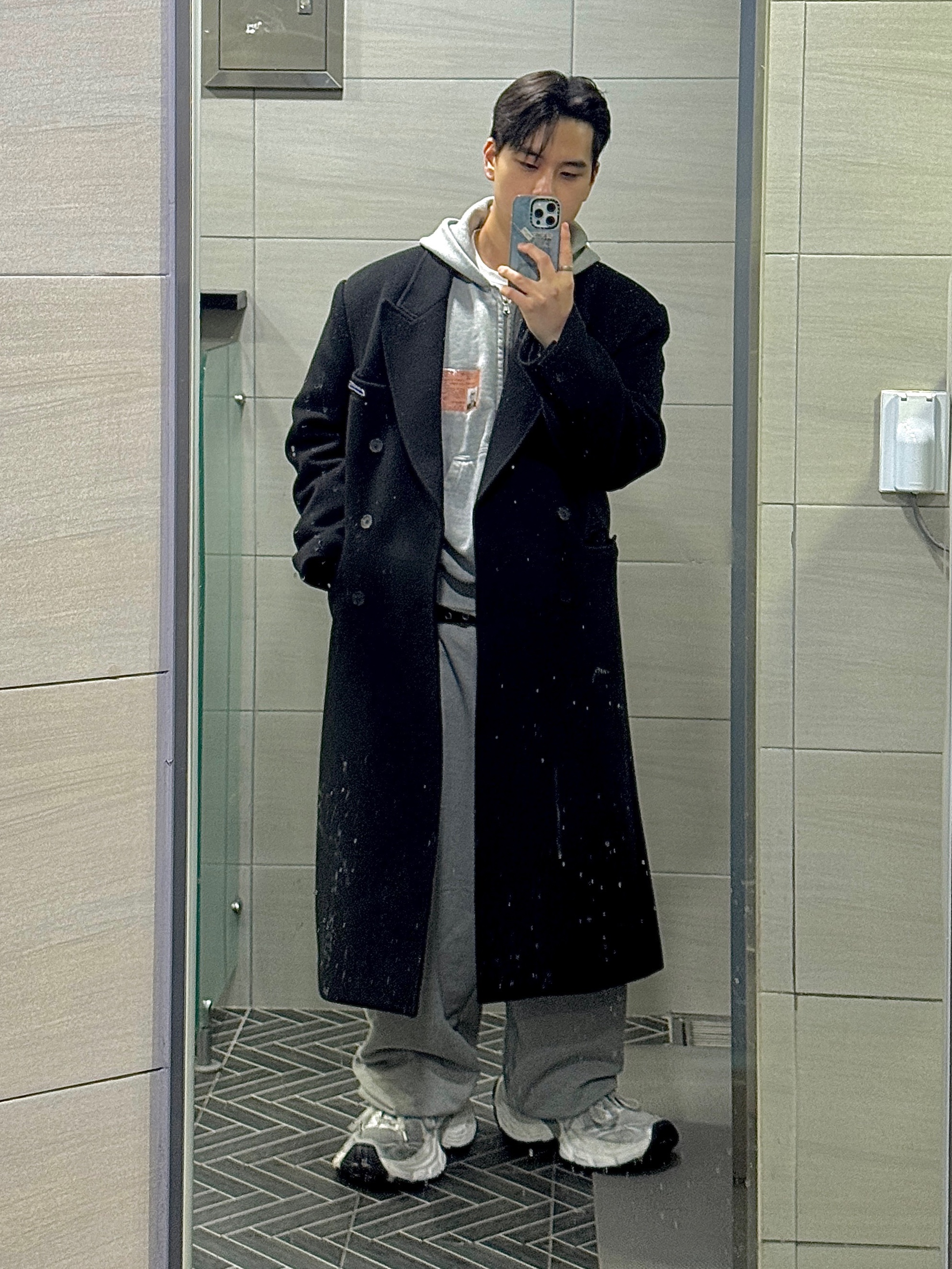 Balenciaga 10XL Sneakers White Black Grey, MJD x Koin Seoul Belted Heavy Sweat Baggy Pants Melange Grey 착용 스타일 - 1