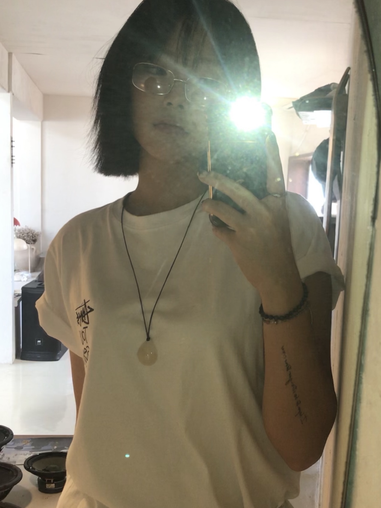 Stussy Tough Gear T-Shirt White 착용 스타일 - 1