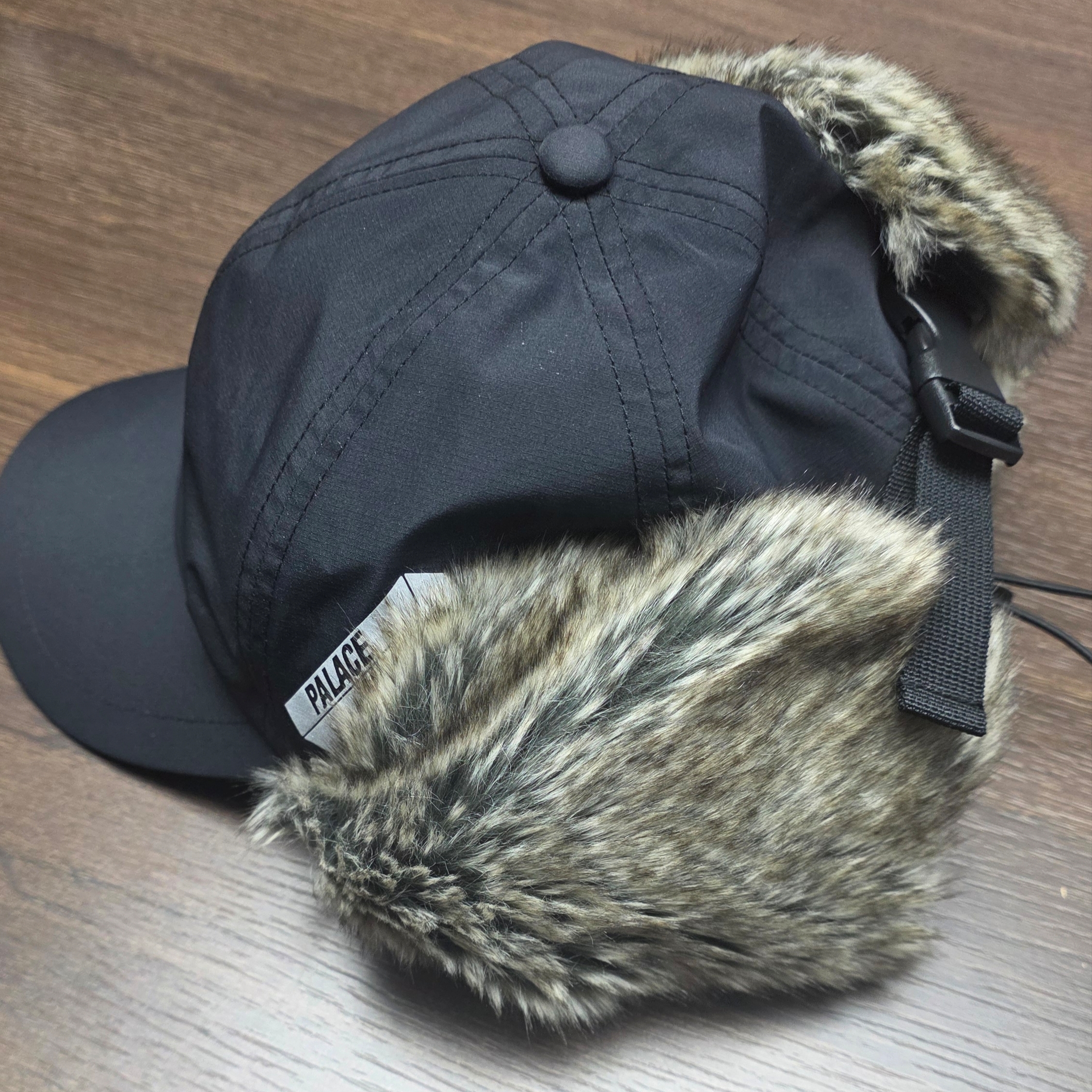 Palace Gore-Tex Dog Ear 6-Panel Black - 23FW 착용 스타일 - 2