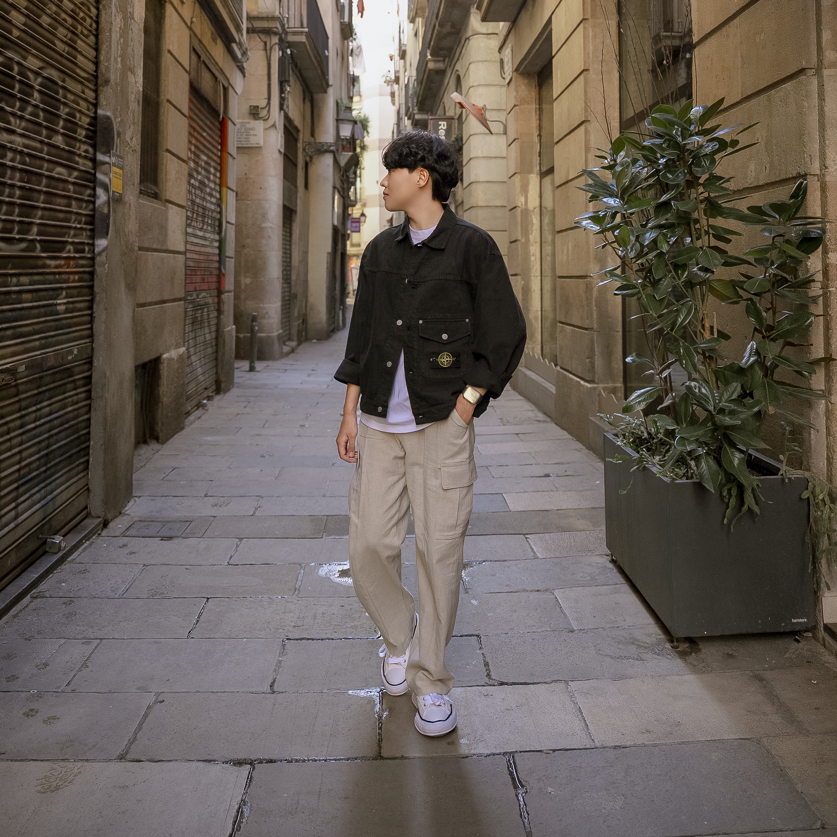 Supreme x Stone Island Denim Trucker Jacket Black - 23FW, Maison Mihara Yasuhiro Peterson OG Sole Canvas Low Sneakers White 착용 스타일 - 6