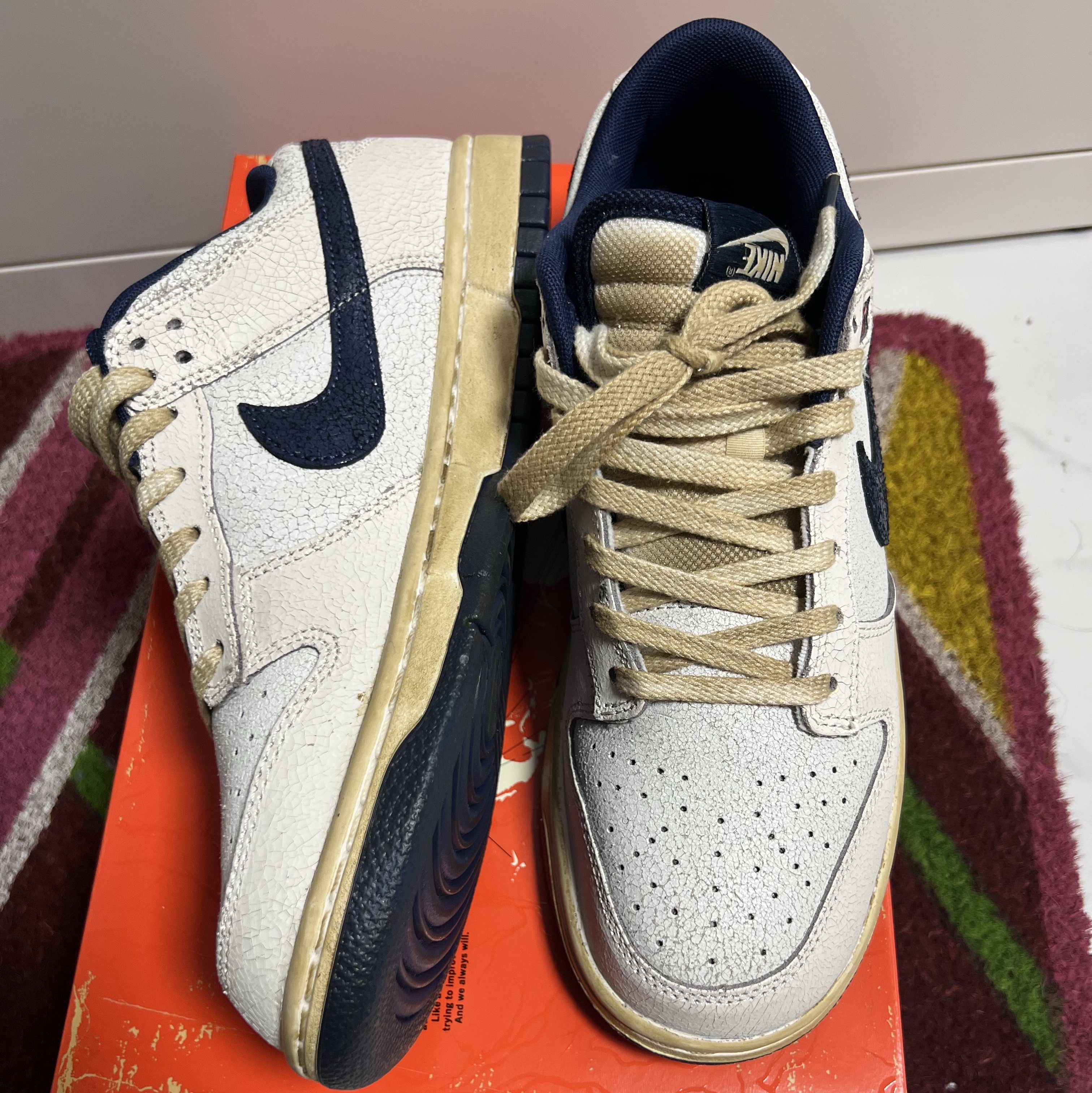 Nike x Stranger Things Dunk Low Phantom and Midnight Navy 착용 스타일 - 3
