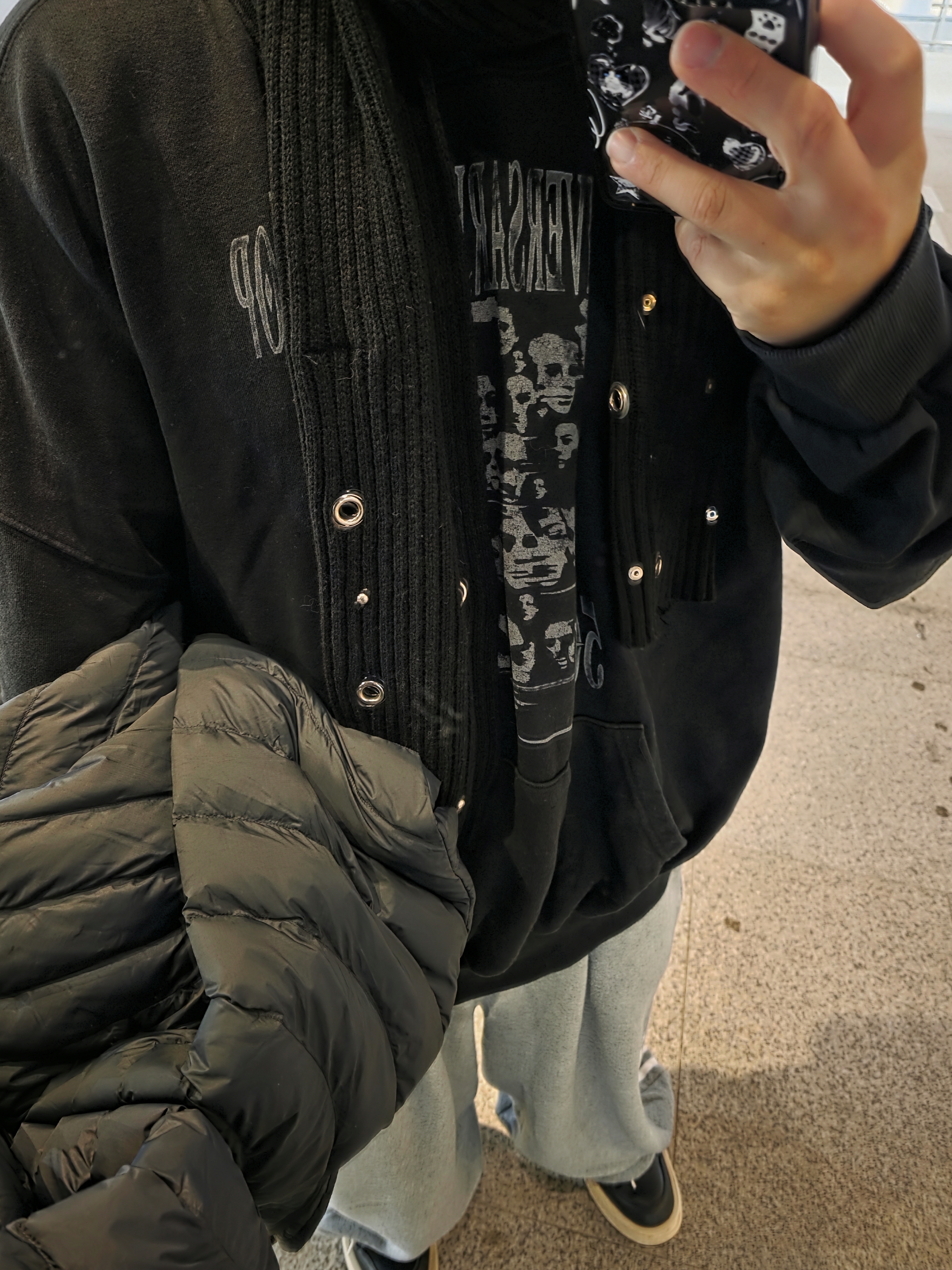 Undermycar 50th of Hiphop Anniversary Oversized Hoodie Real Black, DAUSPICE Eyelet Stud Muffler Black 착용 스타일 - 6