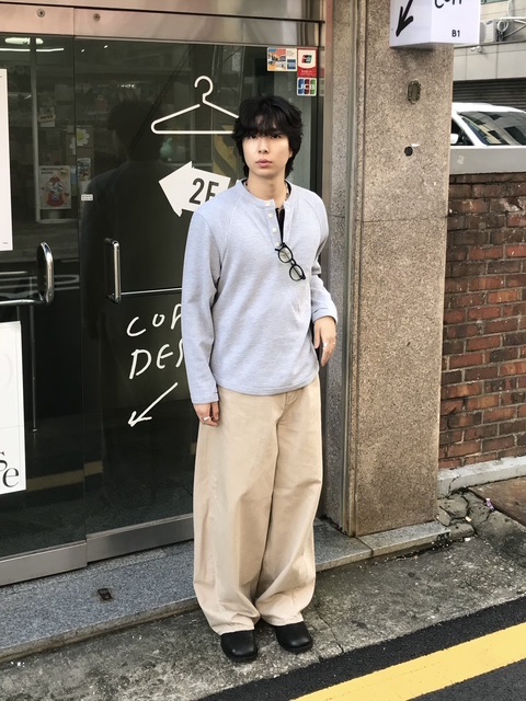 noun Wide Curved Denim Pants Sand Beige 착용 스타일 - 2