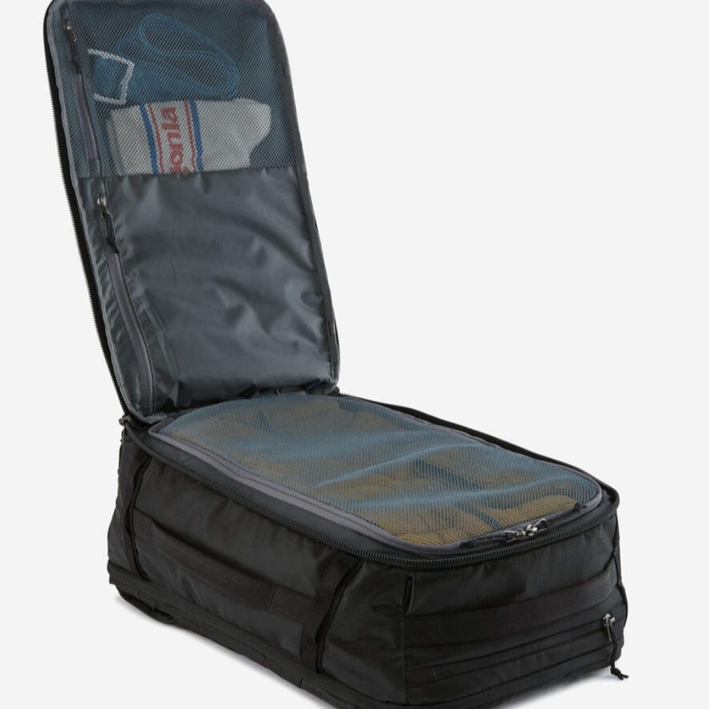 Patagonia Black Hole Mini MLC 30L Black, Patagonia Black Hole Mini MLC 30L Noble Grey 착용 스타일 - 5
