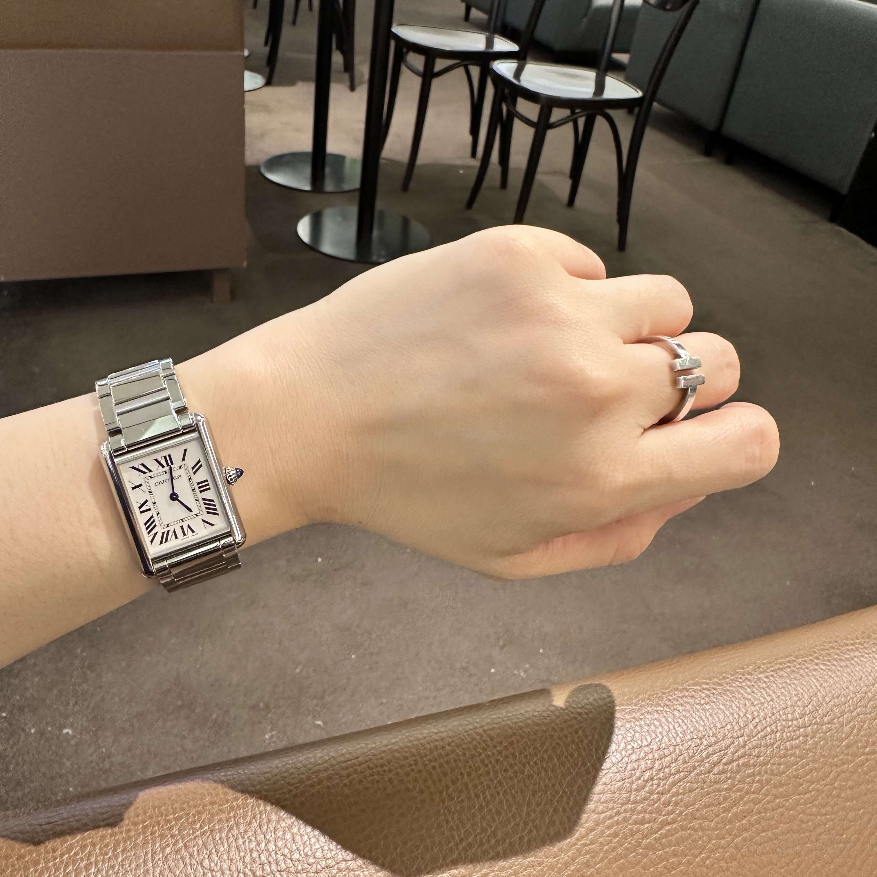 Cartier Tank Must Watch Large Quartz Steel Bracelet Steel 착용 스타일 - 1