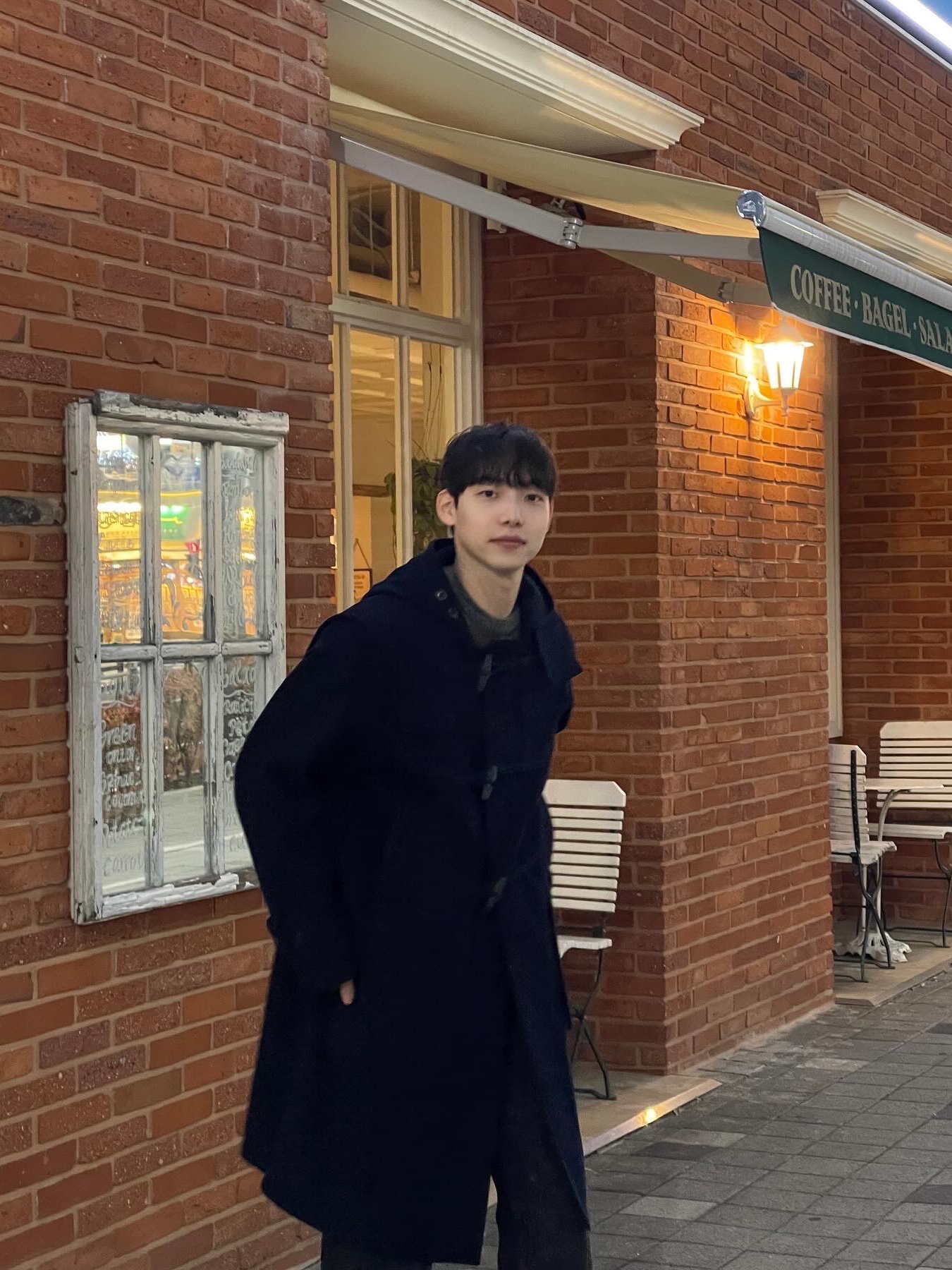 Uniqlo +J Wool OverSized Duffle Coat Navy 착용 스타일 - 1