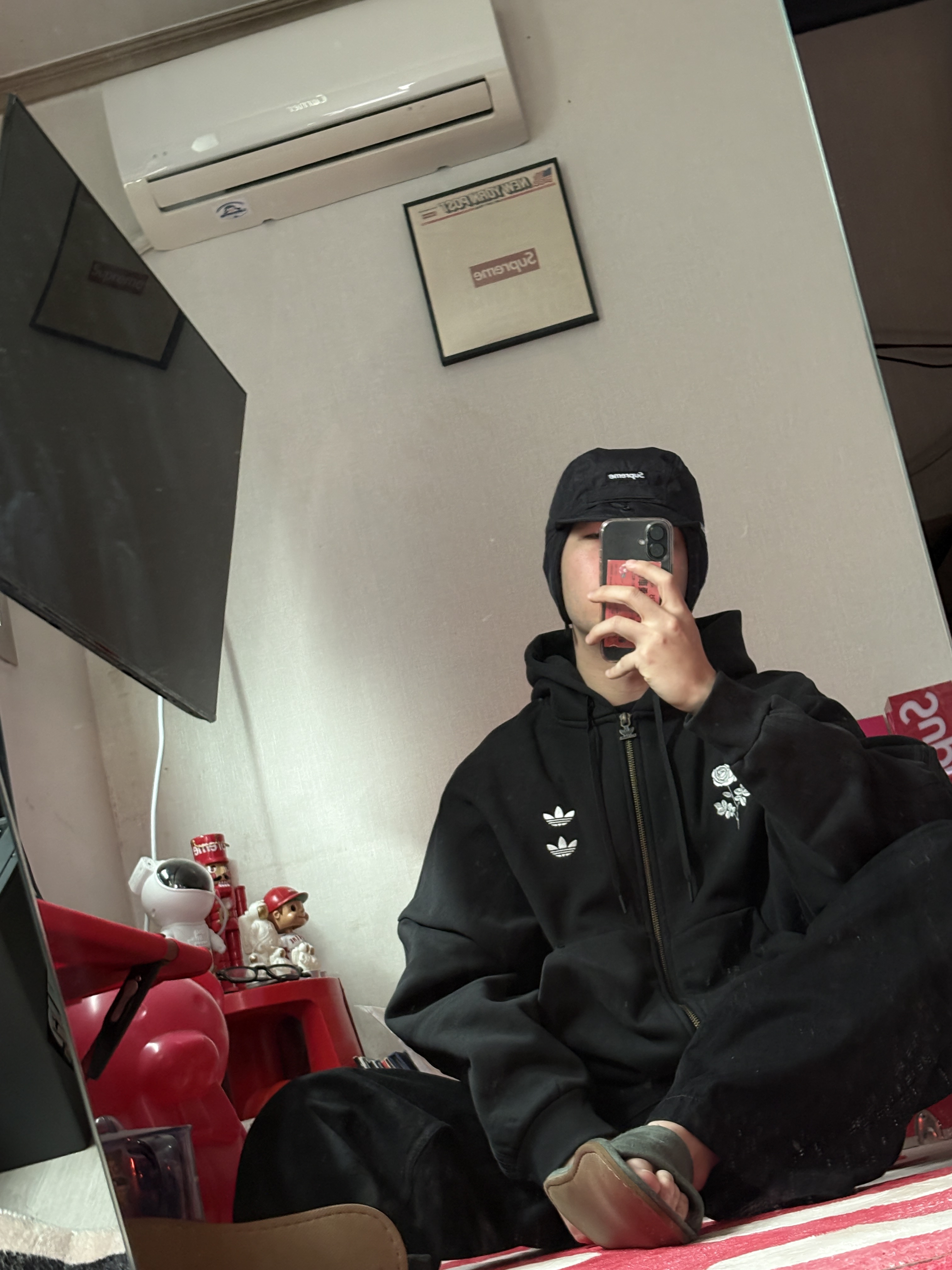 Adidas x Willy Chavarria Chavarria Heavyweight Zip Hoodie Black - KR Sizing, Supreme Gore-Tex Earflap Cap Black - 24FW 착용 스타일 - 1