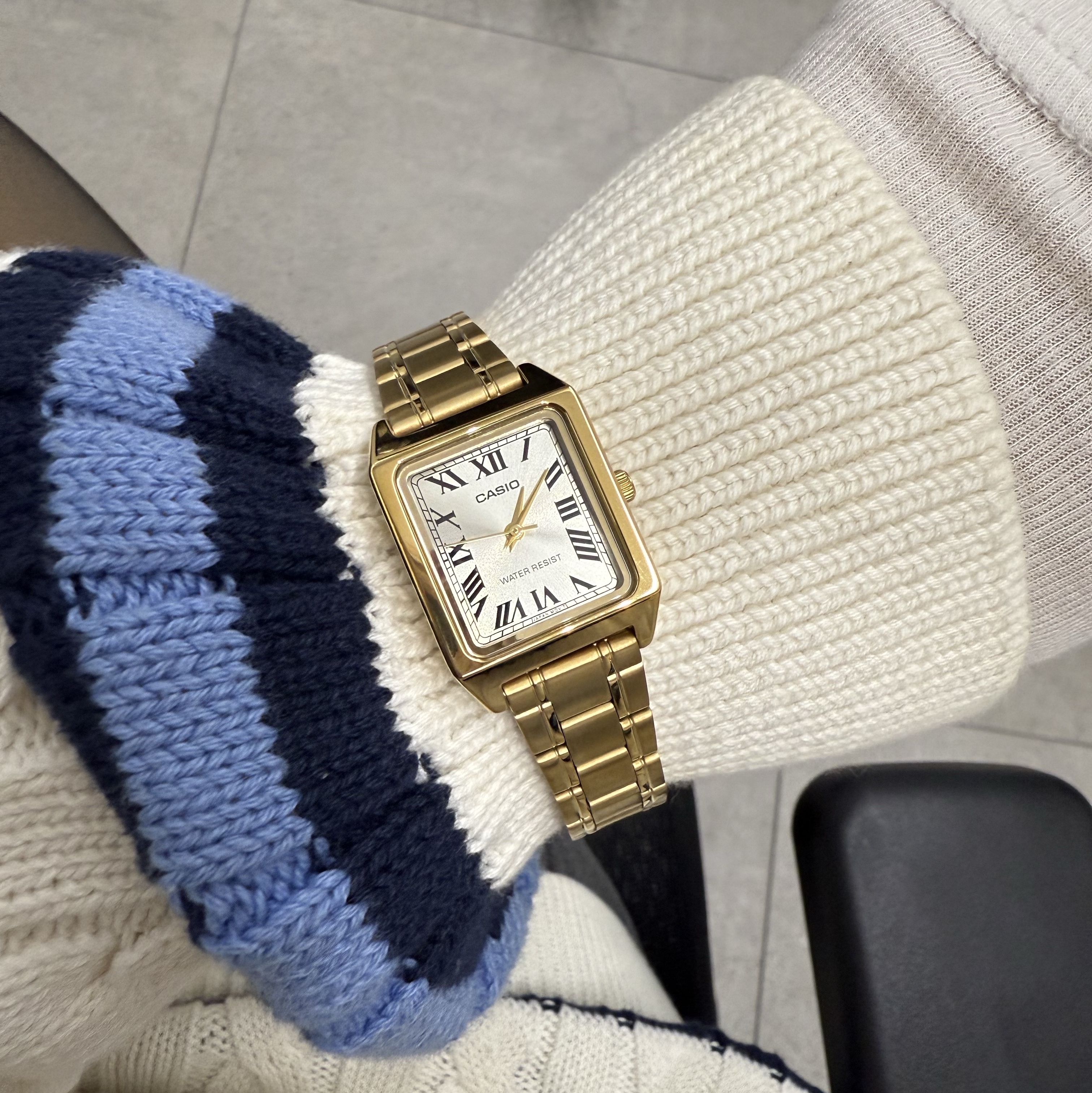 Casio LTP-V007G-9B 착용 스타일 - 2