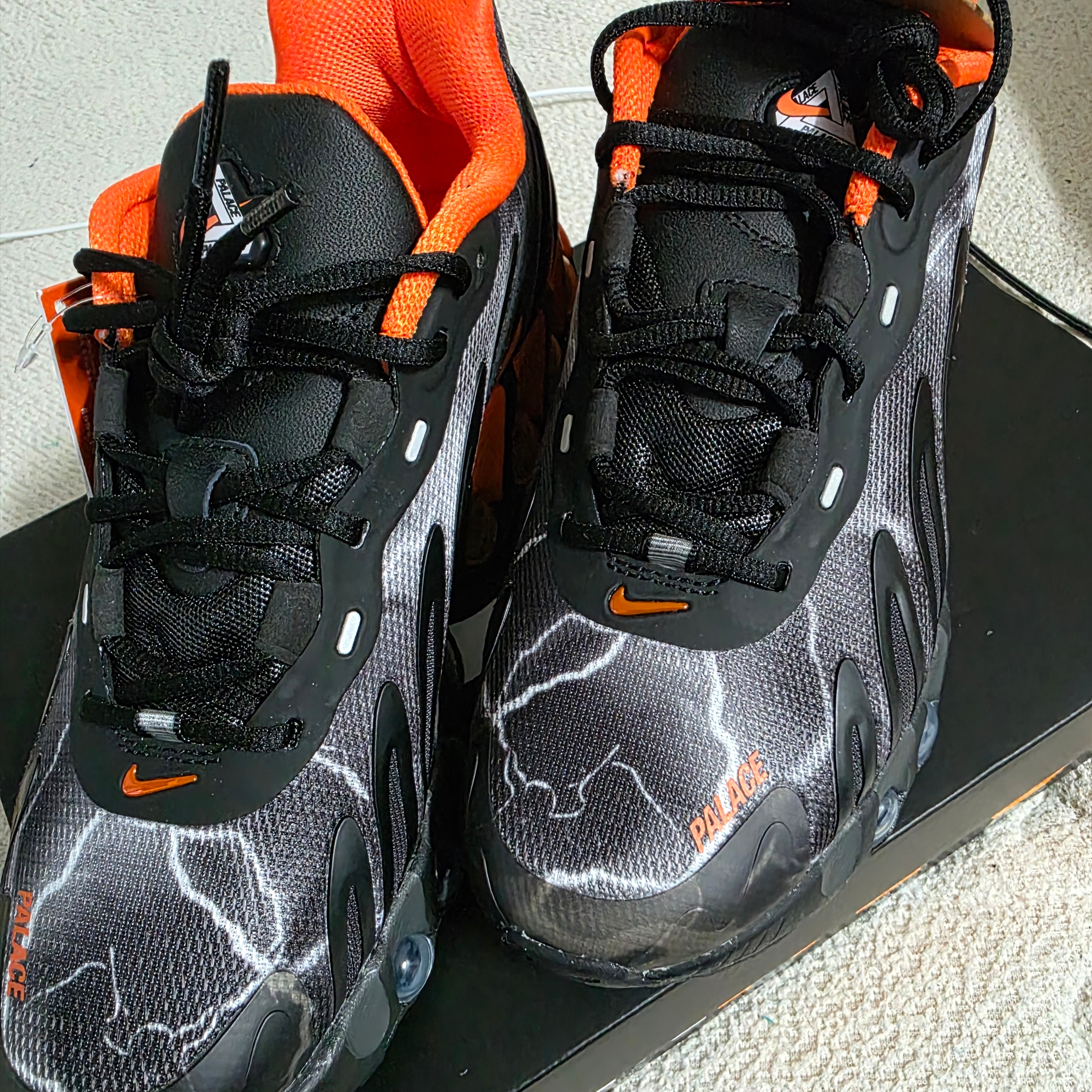 Nike x Palace Air Max Dn8 Black Safety Orange 착용 스타일 - 1