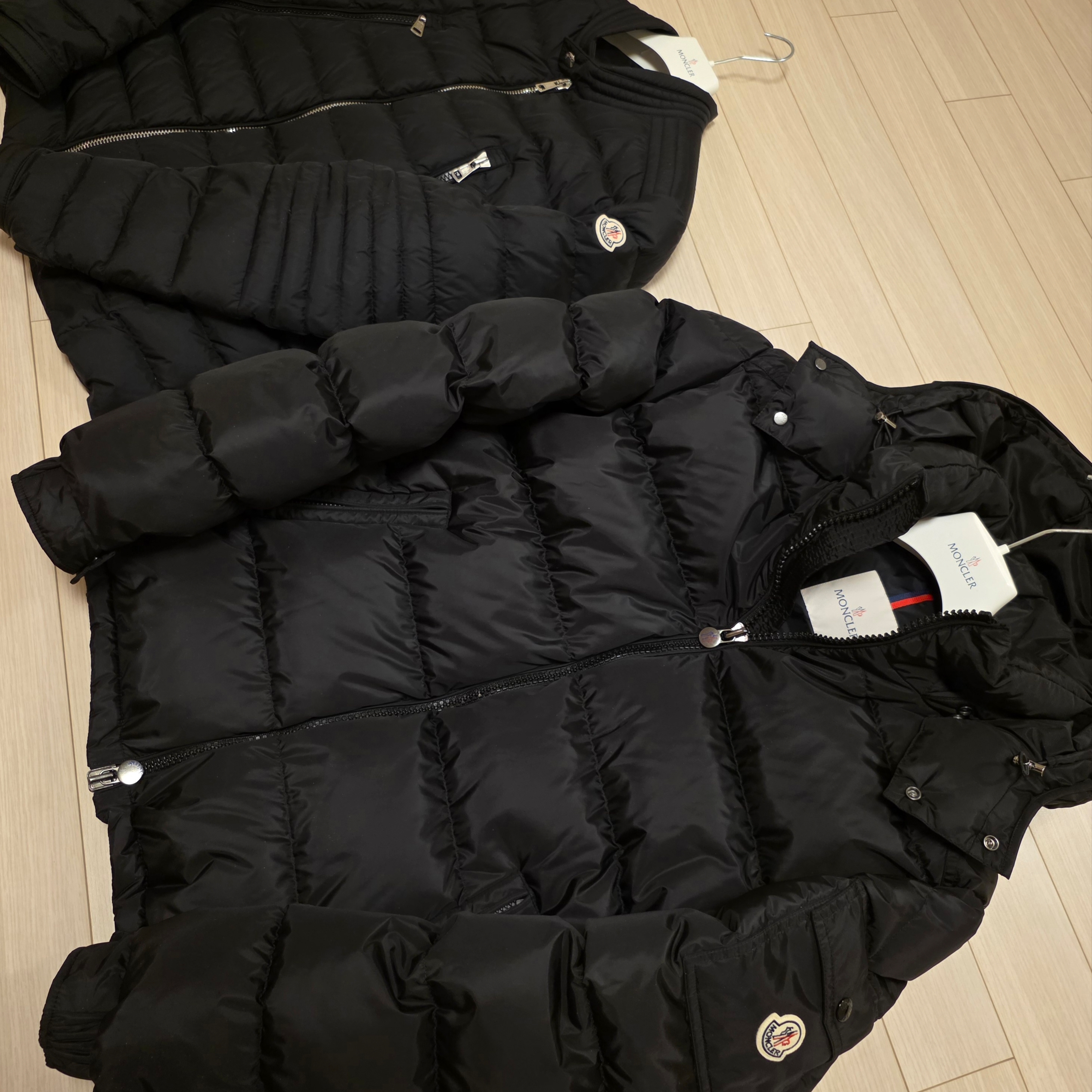 Moncler Maya Hooded Short Down Jacket Black - 25FW, Moncler Amiot Short Down Jacket Black - 24FW 착용 스타일