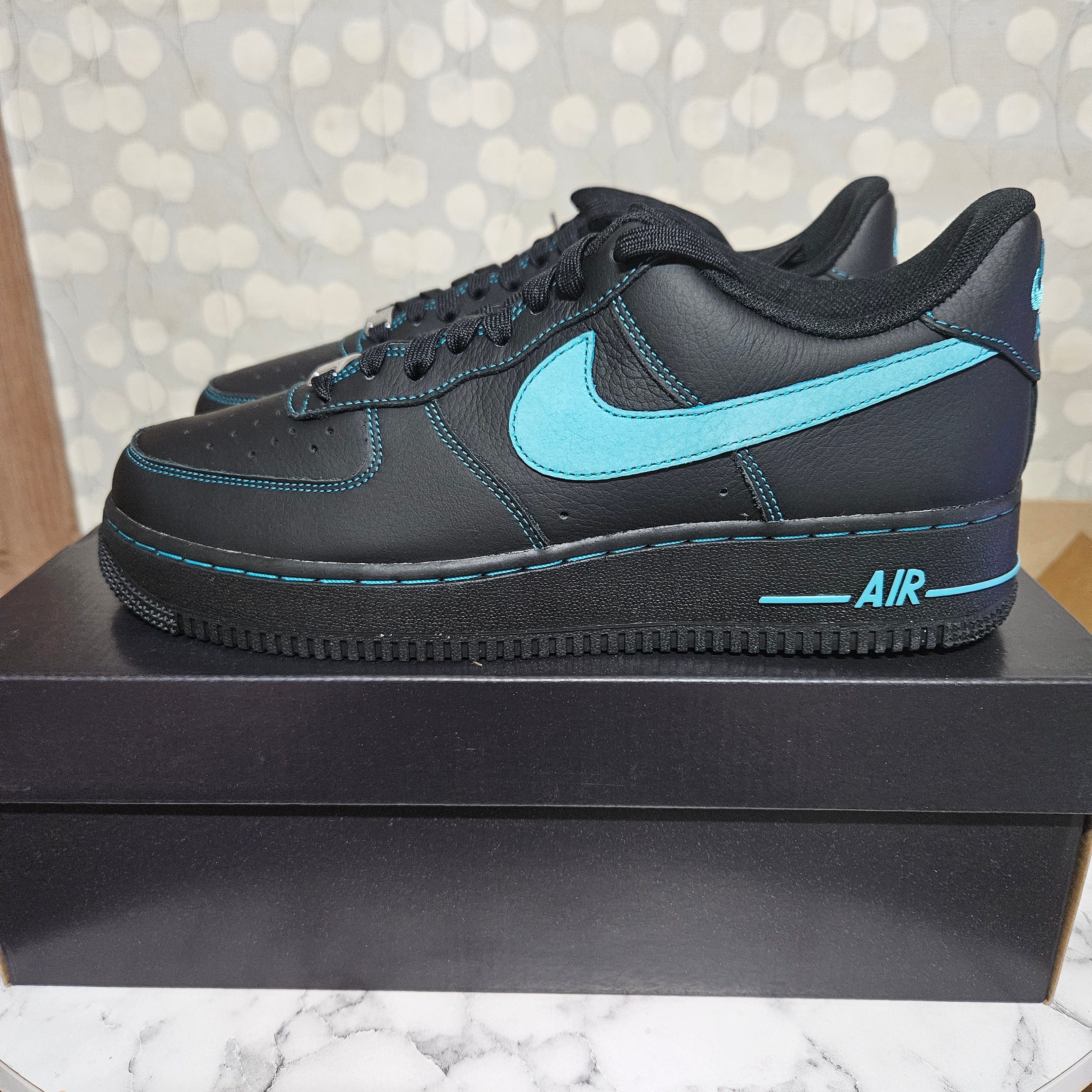 Nike Air Force 1 Low Black Aurora Green 착용 스타일 - 1