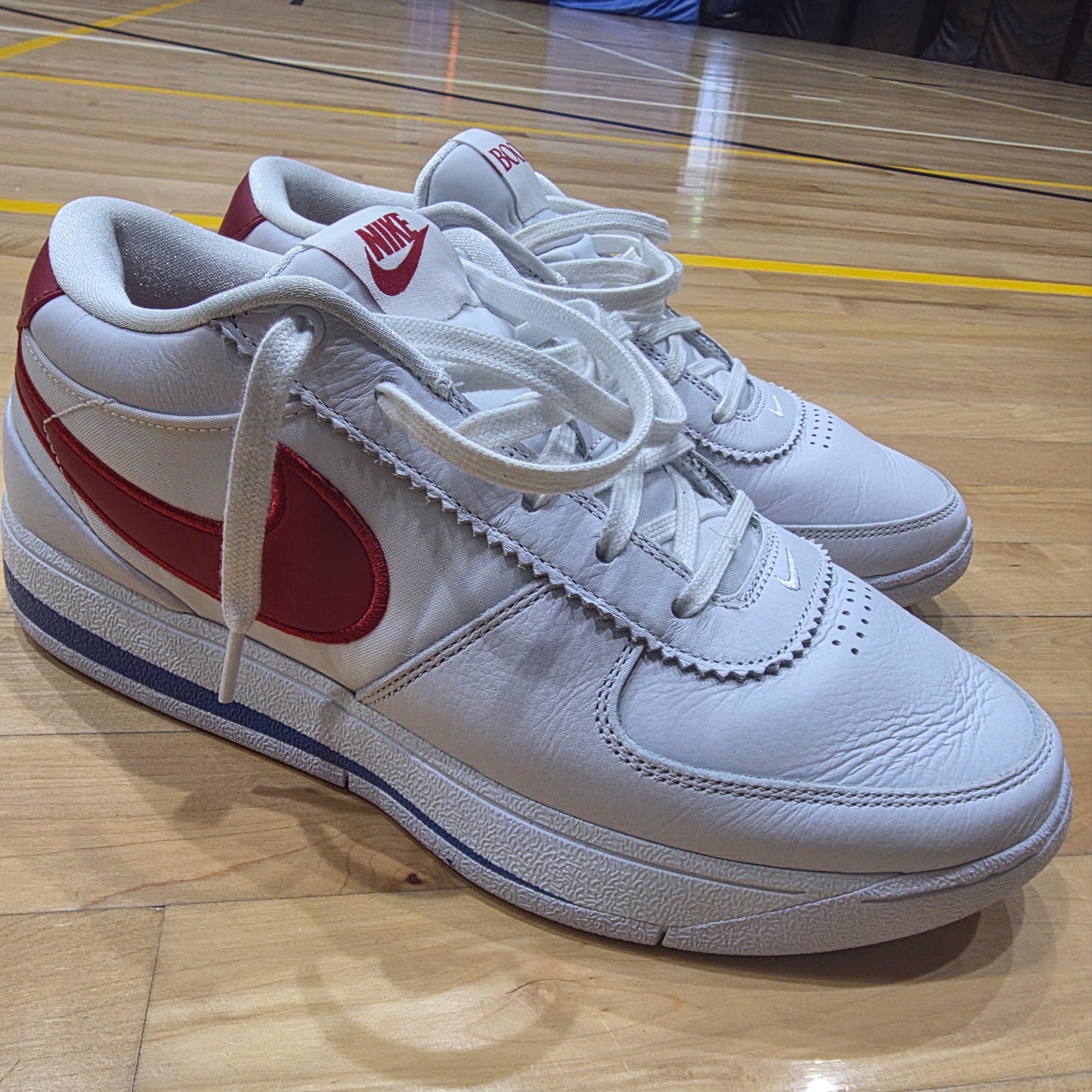 Nike Book 1 EP Forrest Gump 착용 스타일