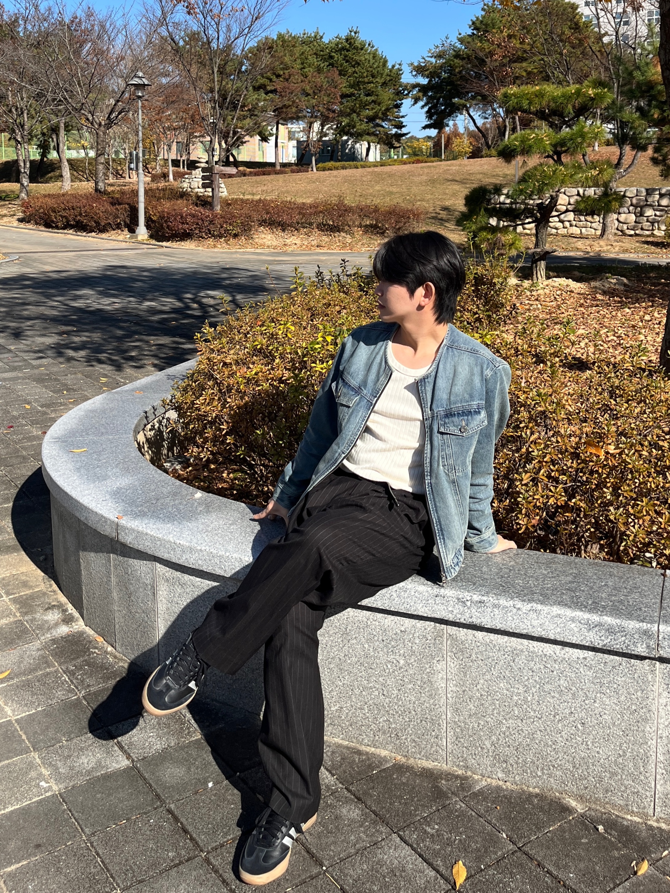 noun Wide Tapered Pants Stripe Black, Adidas x Palace Samba Black Silver 착용 스타일 - 3