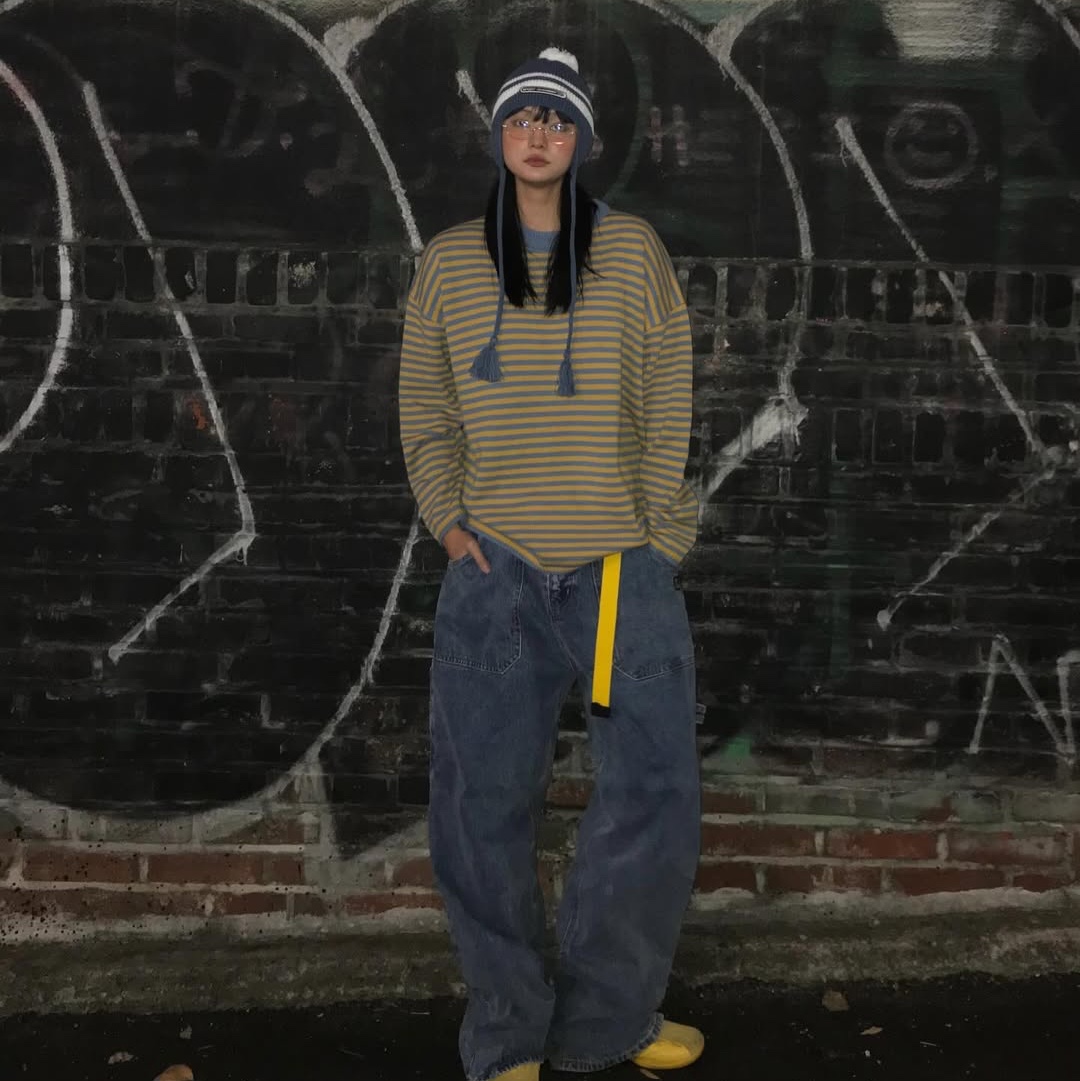 SPORT CHAMBER Superwide Carpenter Denim Pants Blue, SPORT CHAMBER Route Earflap Beanie Navy 착용 스타일 - 4