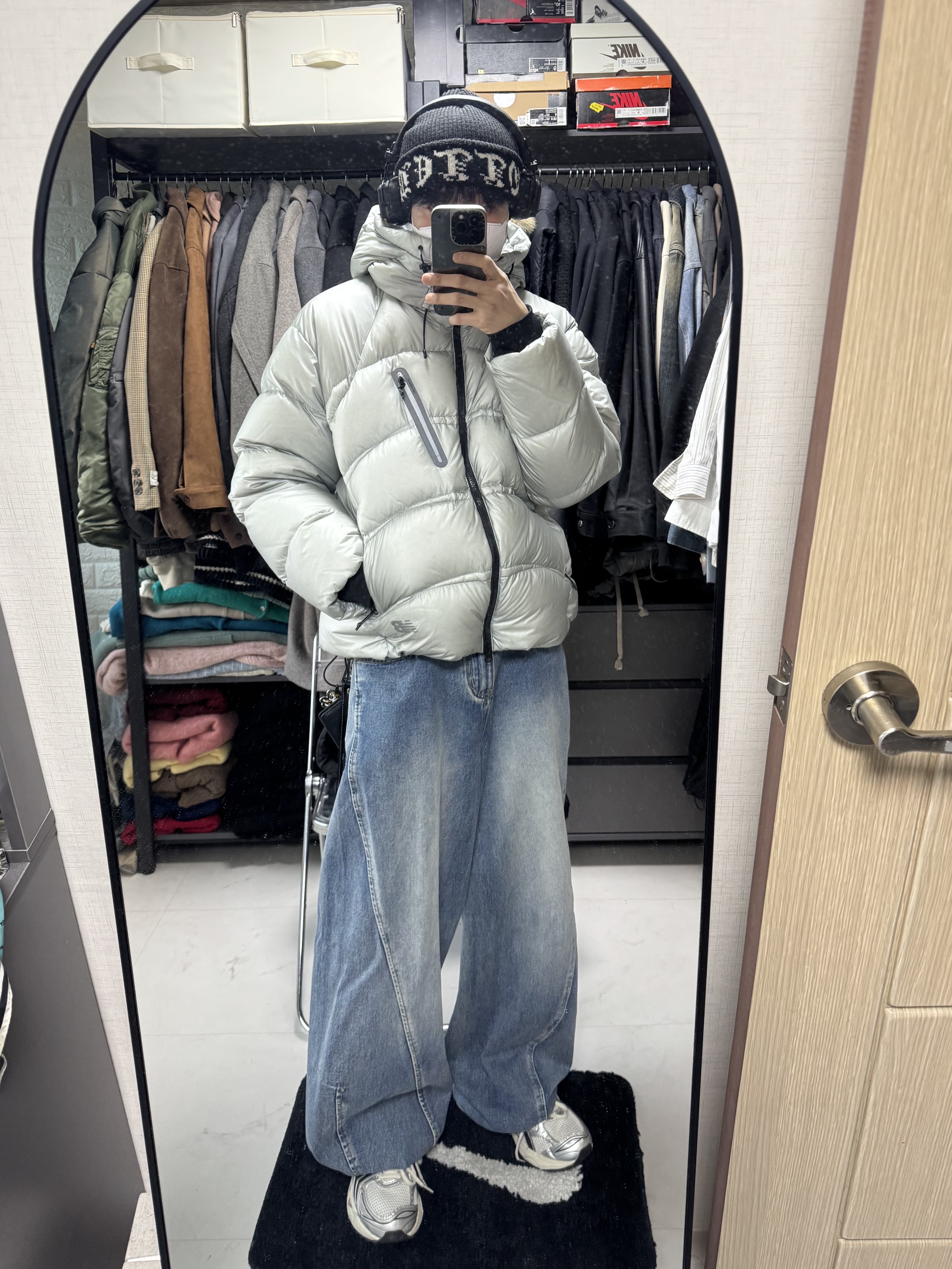 New Balance Flying 77 Superlight Hooded Heavy Goose Down Light Grey, Marshall Major V Black (Korean Ver.) 착용 스타일 - 2