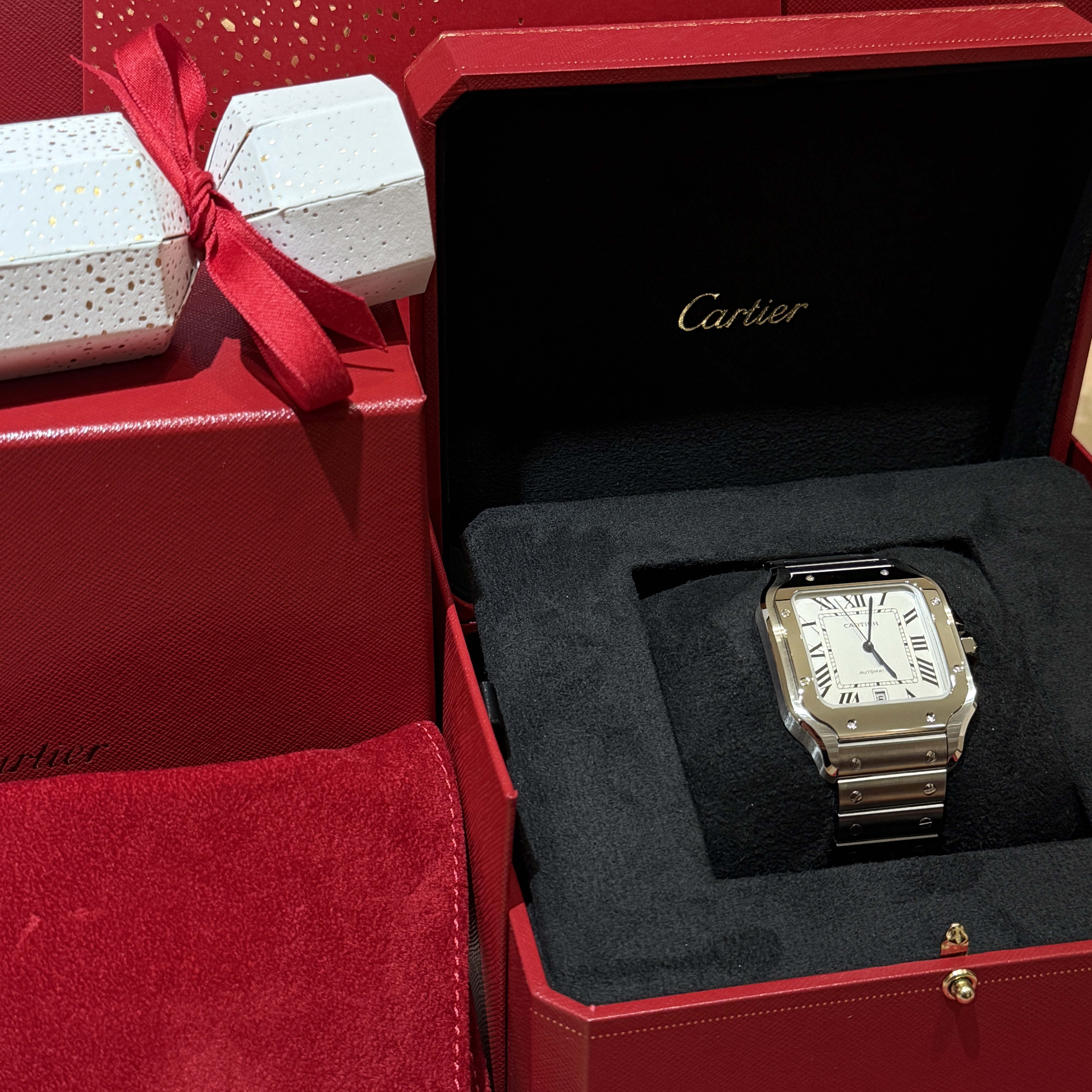 Cartier Santos de Watch Extra Large Automatic Yellow Gold Steel Metal Bracelet 착용 스타일 - 1