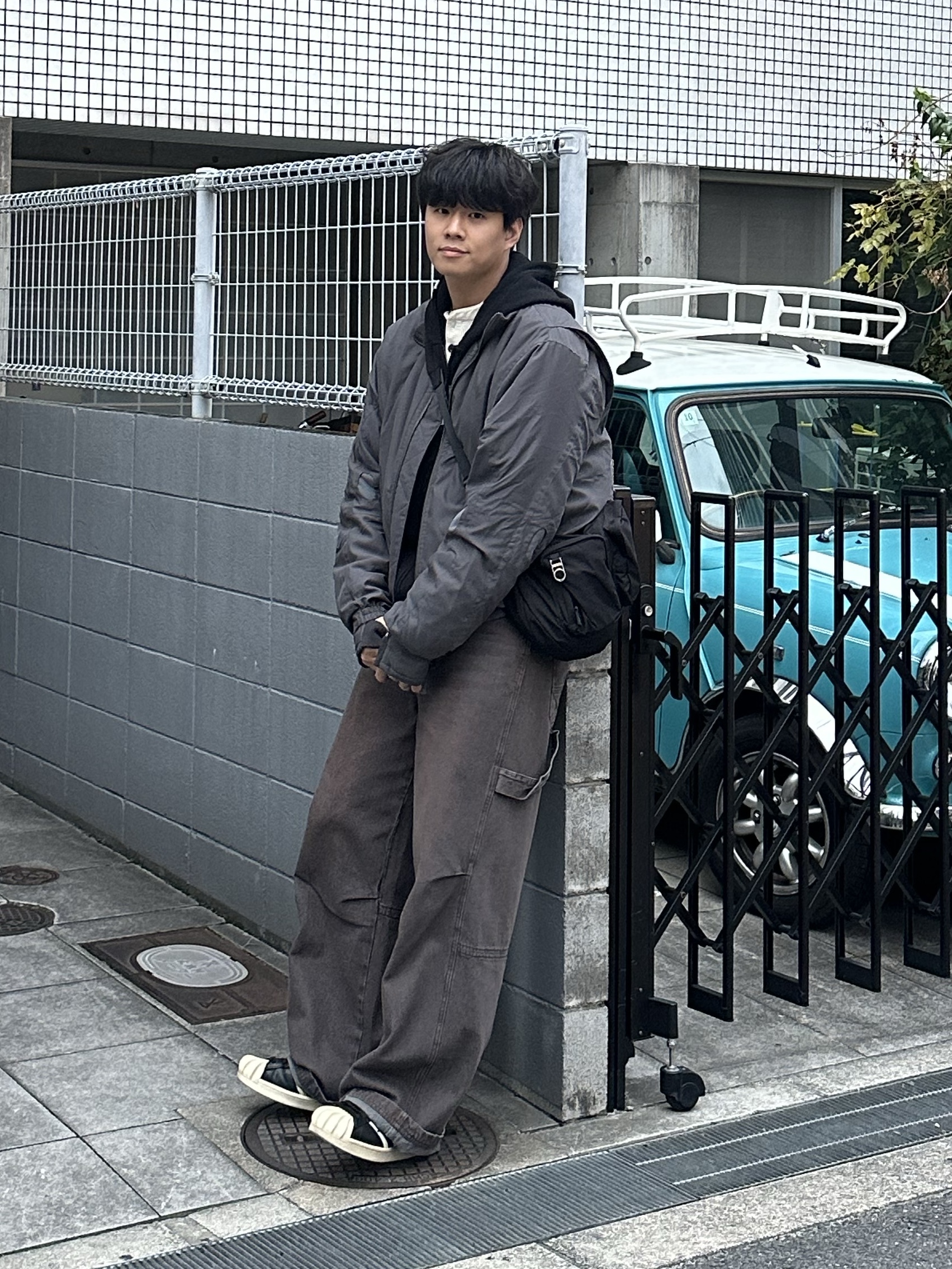Adidas x Thug Club Superstar Vintage Core Black Cream White, ETCE Base Carpenter Denim Pants Brown 착용 스타일 - 1