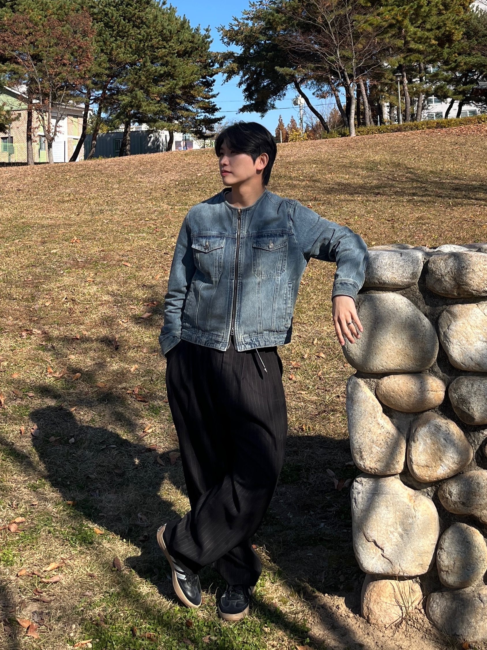 noun Wide Tapered Pants Stripe Black, Adidas x Palace Samba Black Silver 착용 스타일 - 4