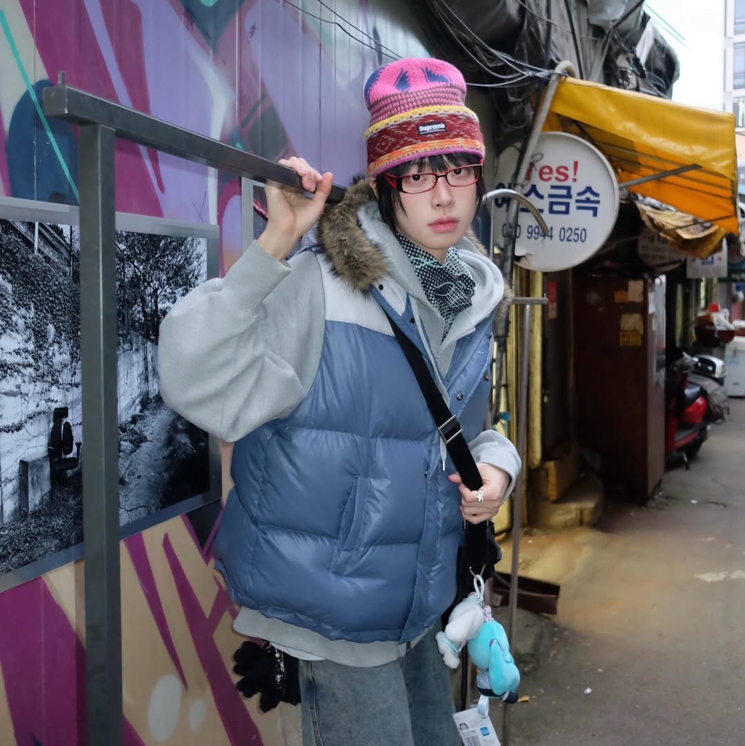 SPORT CHAMBER Track DuckDown Vest Blue 착용 스타일 - 1
