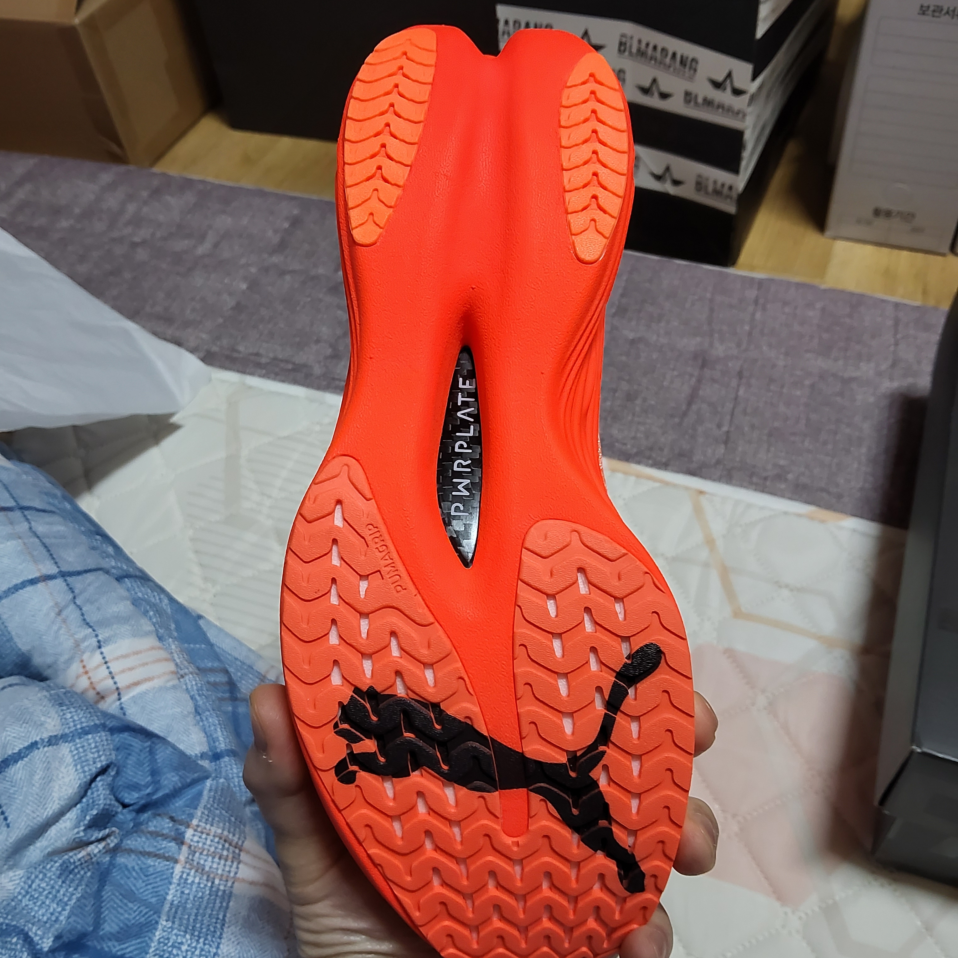 Puma Deviate Nitro Elite 3 Glowing Red Black 착용 스타일 - 9