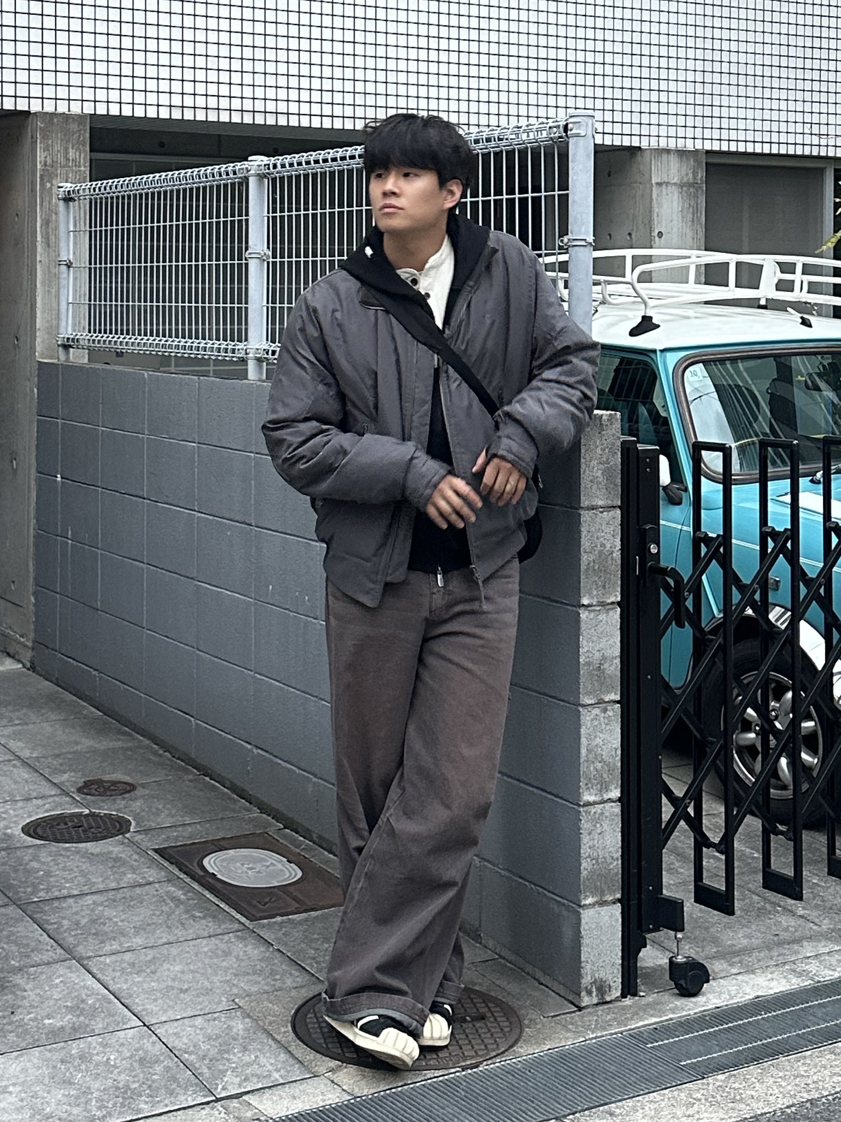 Adidas x Thug Club Superstar Vintage Core Black Cream White, ETCE Base Carpenter Denim Pants Brown 착용 스타일 - 2