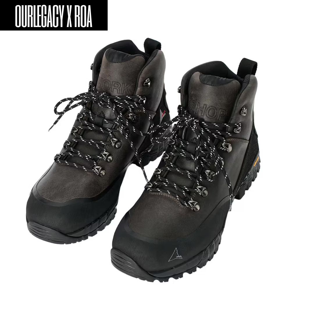 Our Legacy Formal Cut Overdyed Black Chain Twill, Roa Hiking x Our Legacy Work Shop Andreas Boots Black 착용 스타일 - 4