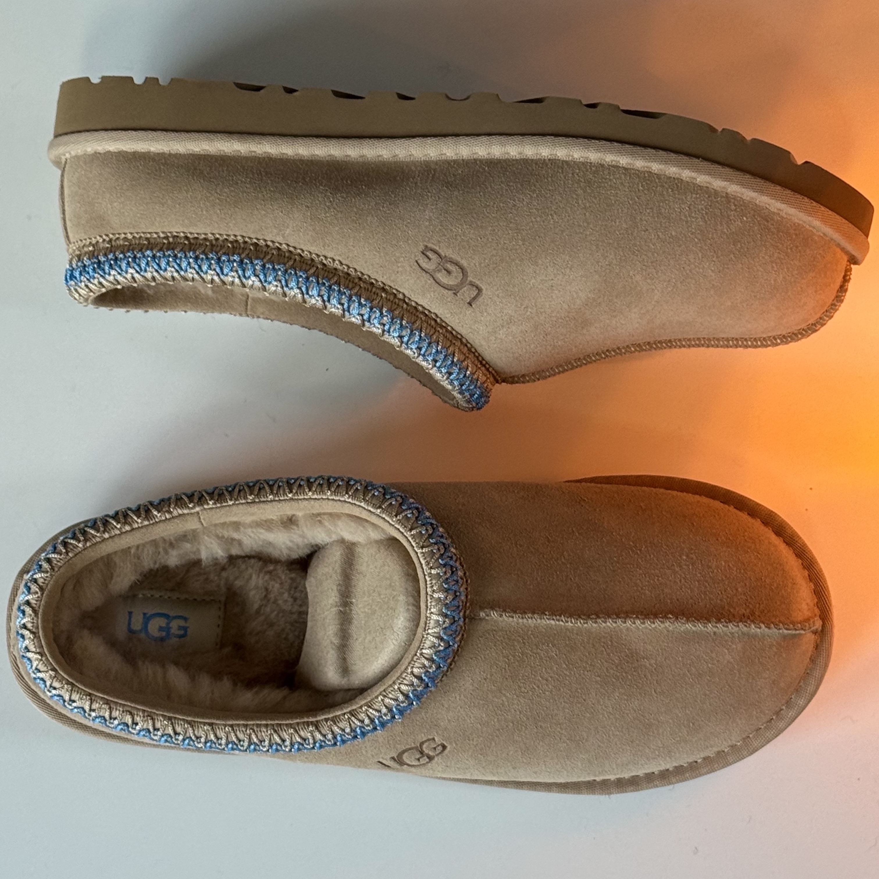 UGG Tasman Slipper Sand Santorini, UGG Tasman II Slipper Chestnut 착용 스타일 - 3