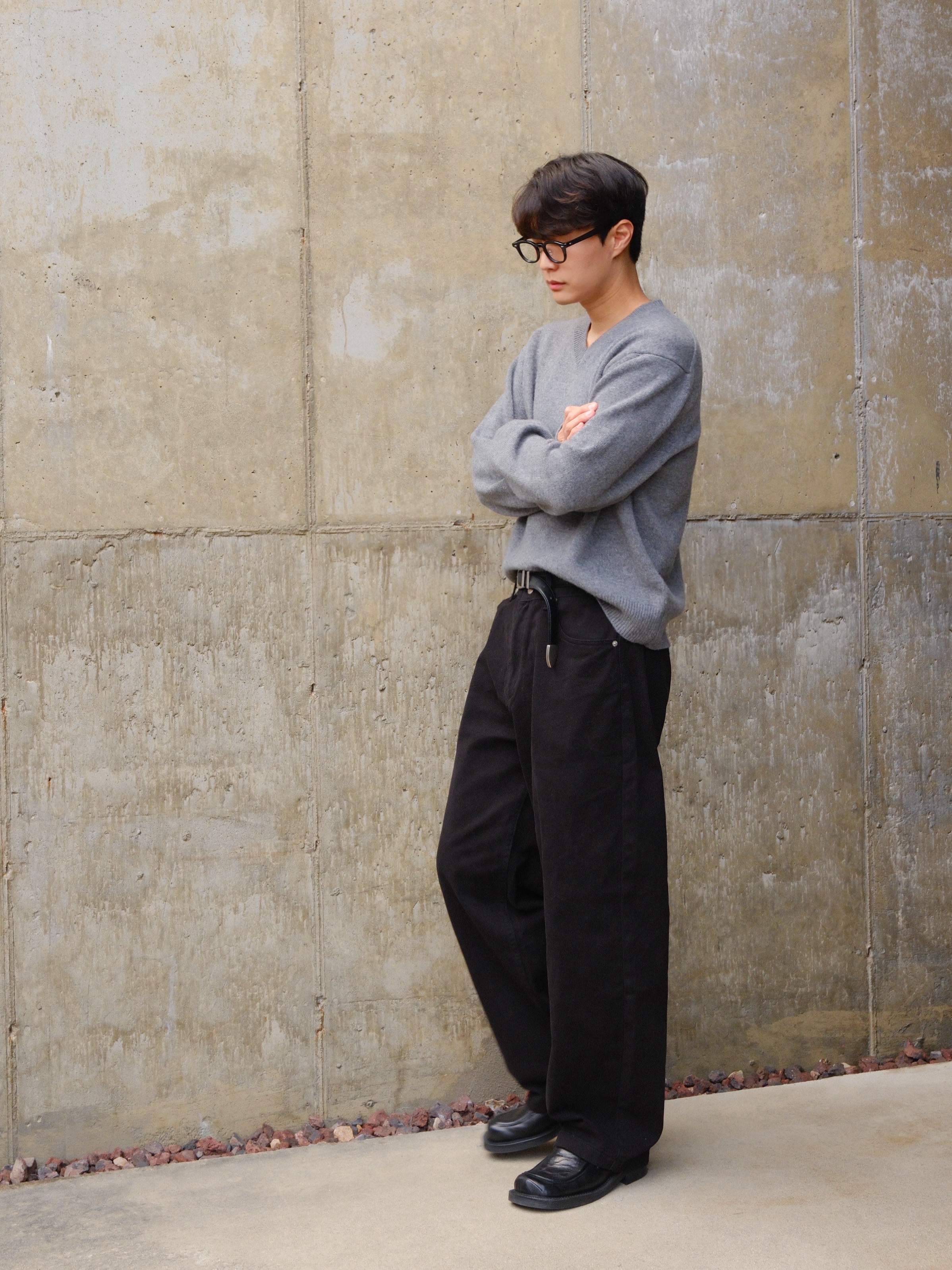 PENNY PLATE M/W Crease Project Loafer 착용 스타일 - 2