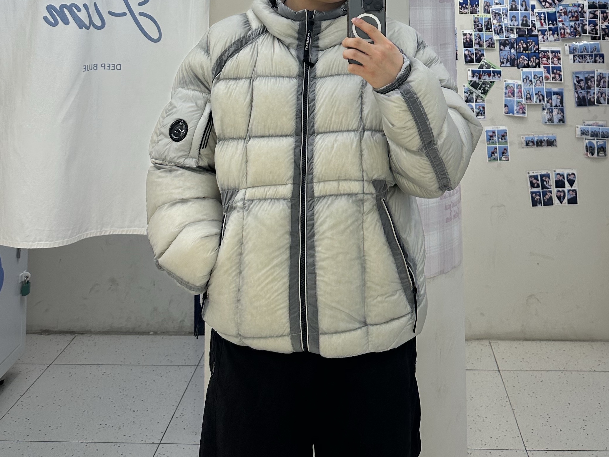 C.P. Company Korea Exclusive D.D. Shell Hooded Down Jacket Lunar Rock - 25FW 착용 스타일 - 2